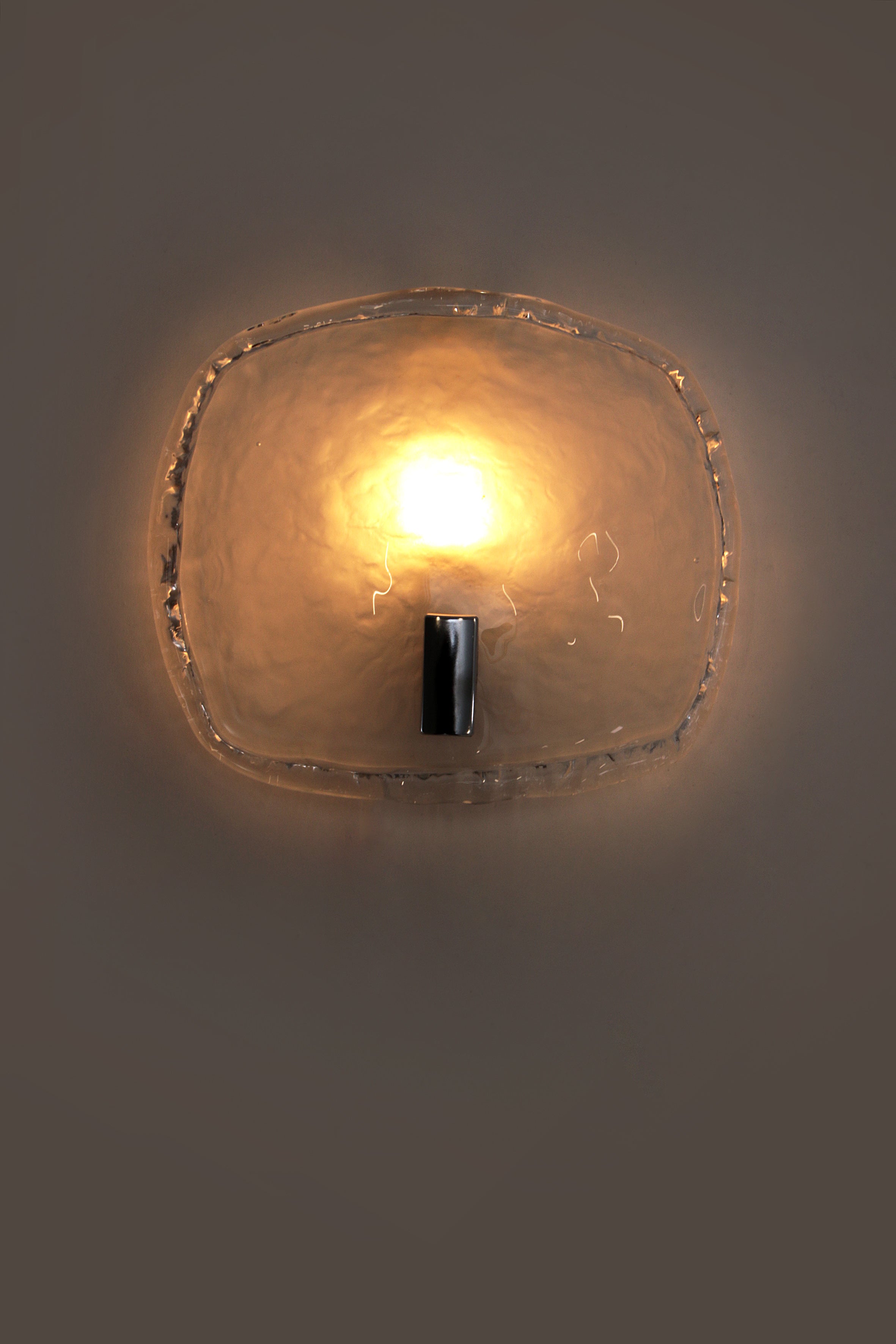 Vintage Murano wandlamp met gesatineerd Glas, 1960 Italie.