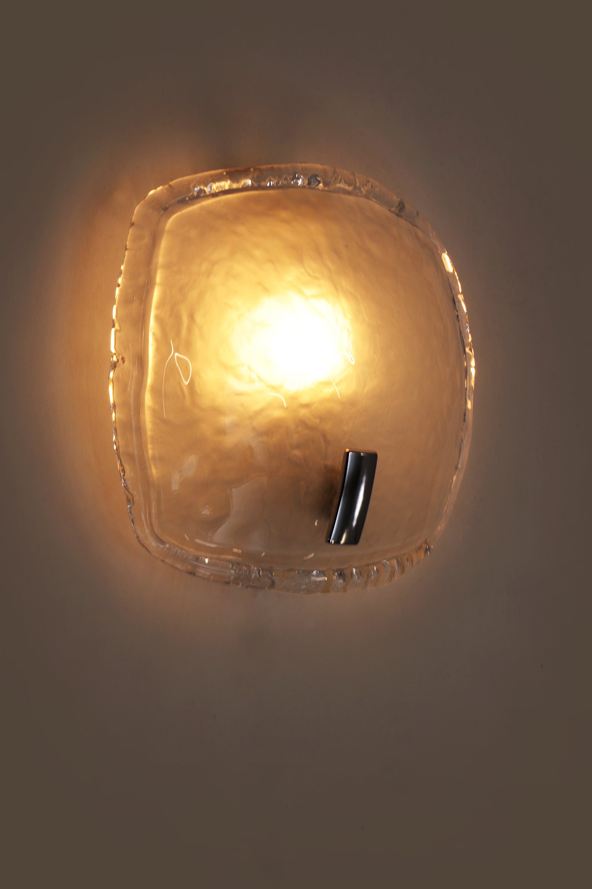 Vintage Murano wandlamp met gesatineerd Glas, 1960 Italie.