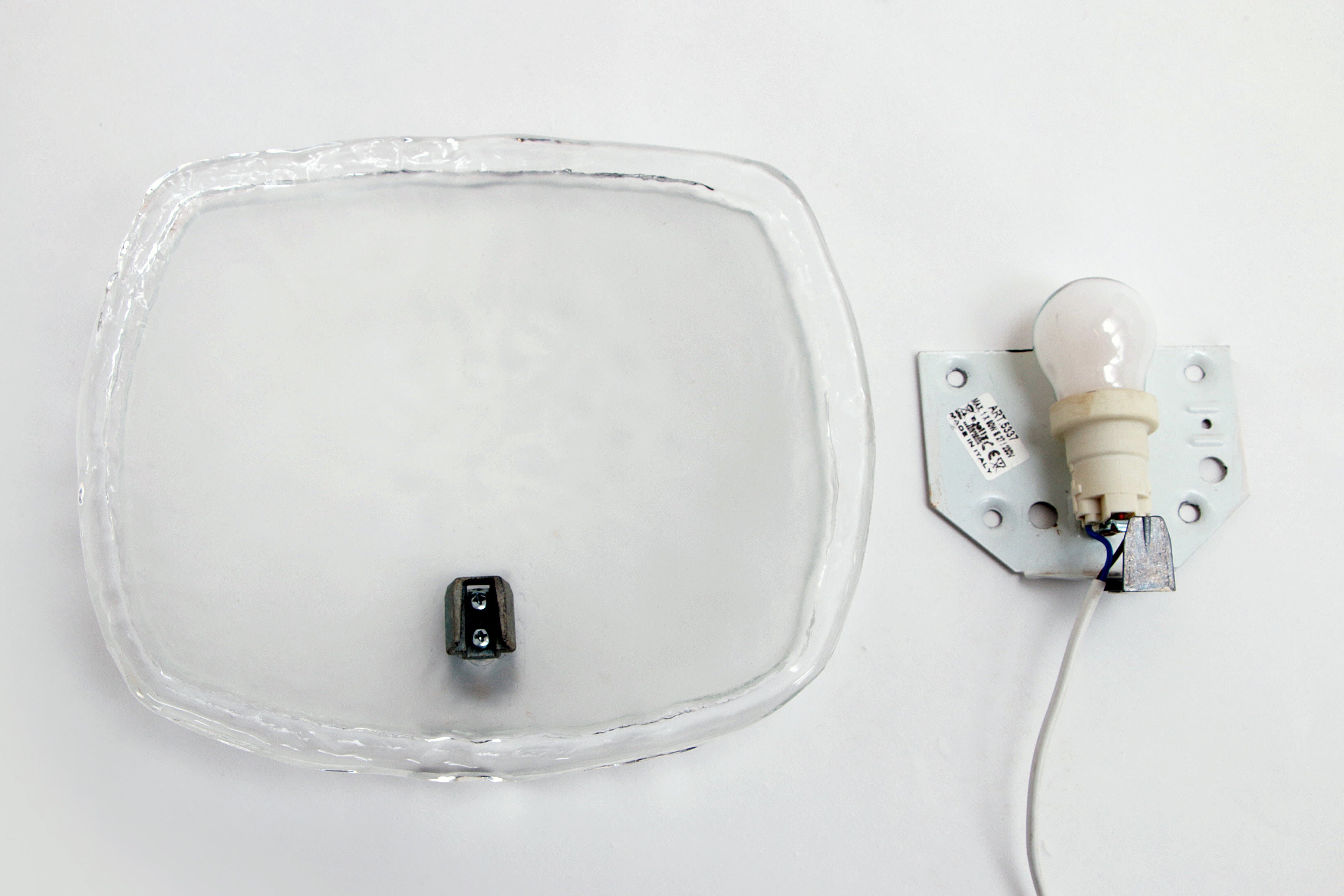 Vintage Murano wandlamp met gesatineerd Glas, 1960 Italie.