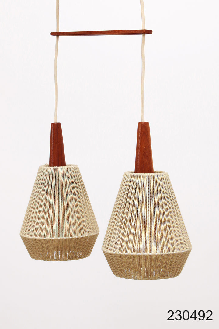 Vintage hanglamp met twee kapjes en teak,1960 Zweden