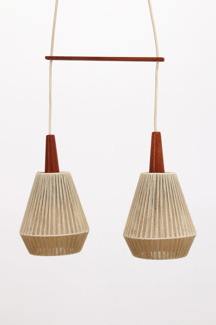 Vintage hanglamp met twee kapjes en teak,1960 Zweden