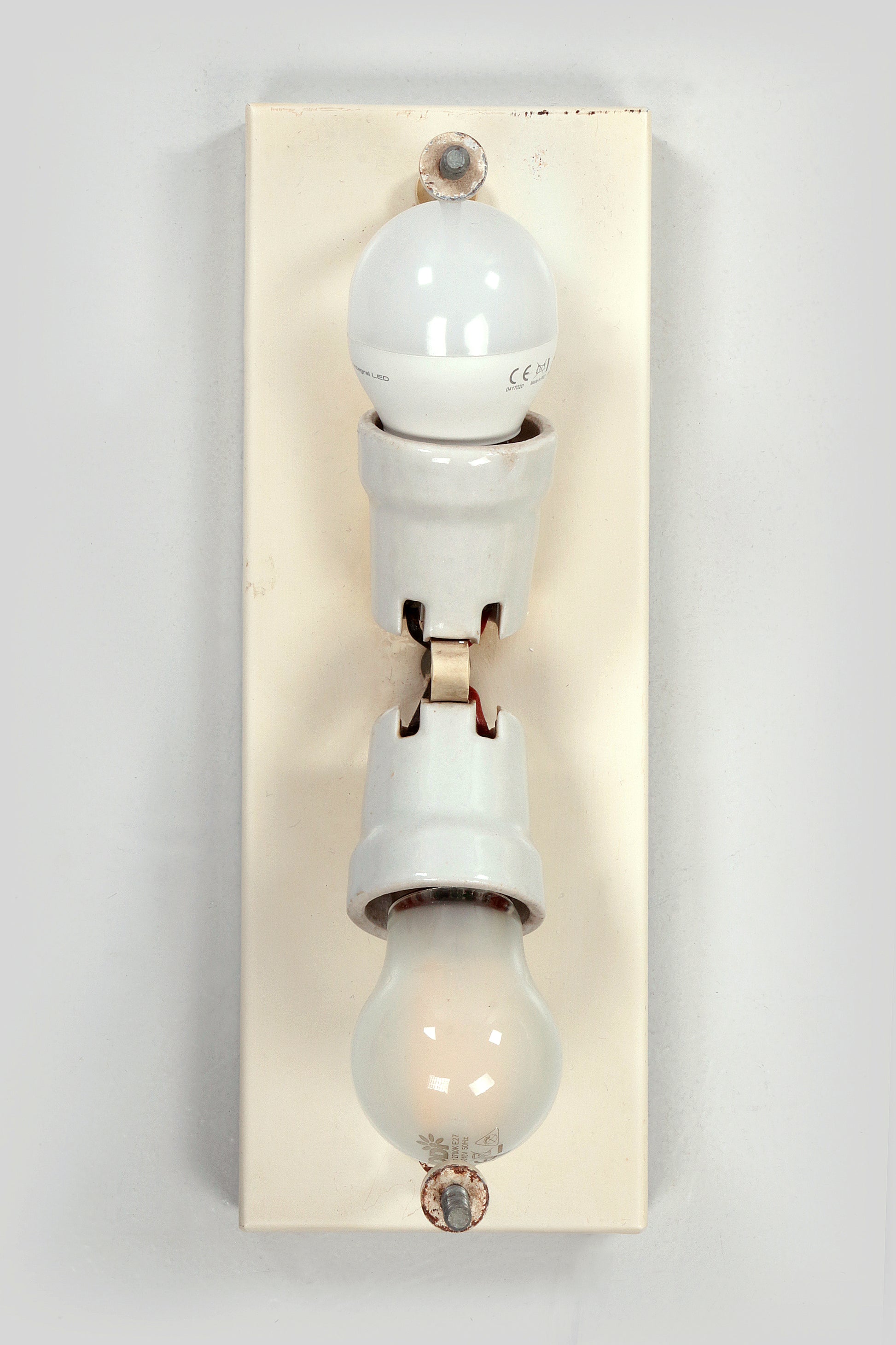 Zeldzame set Philips Wandlampen met Murano glazen kap jaren 50