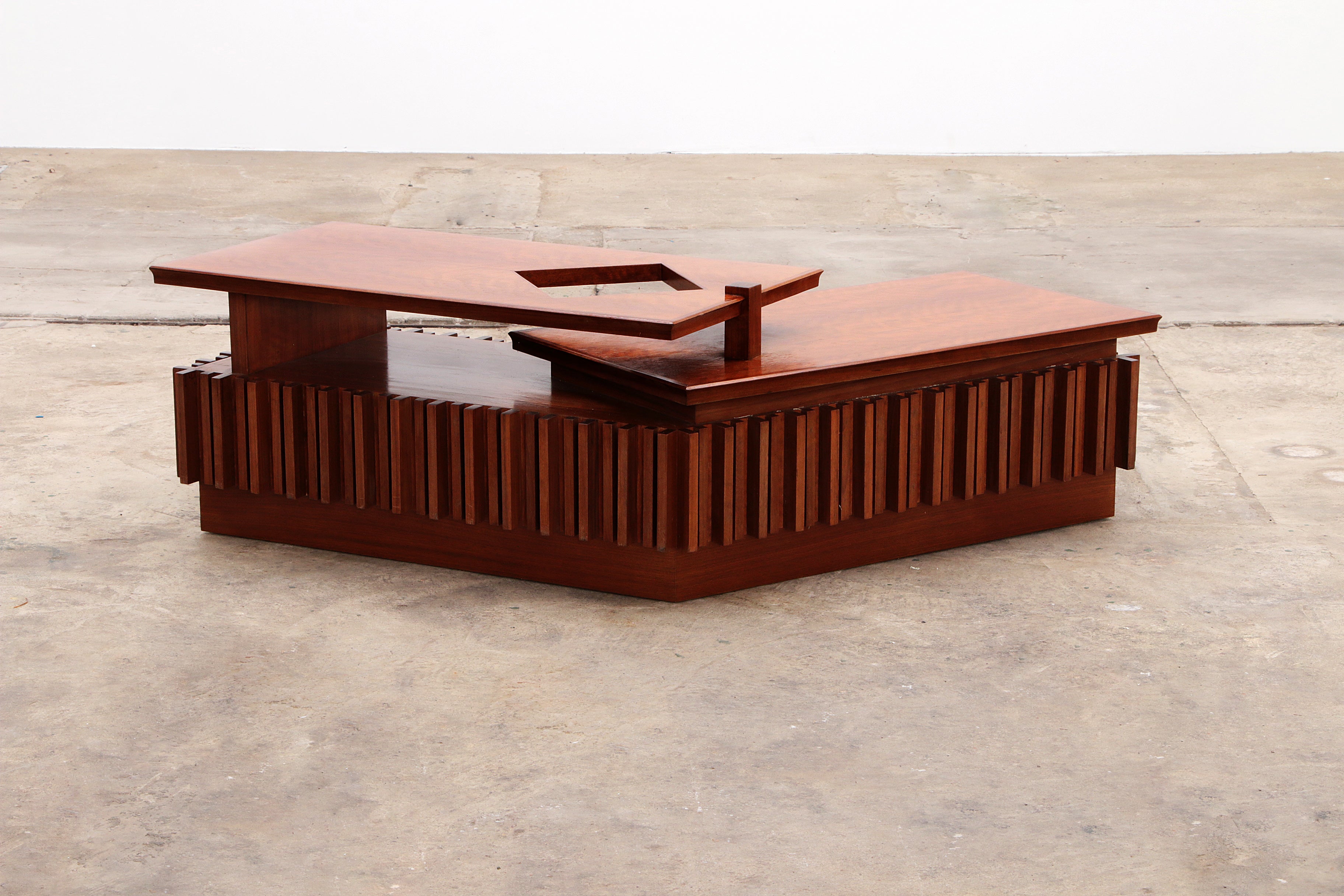 Salontafel van Luciano Frigerio 'Model Norman'' Piano 1968 Italie