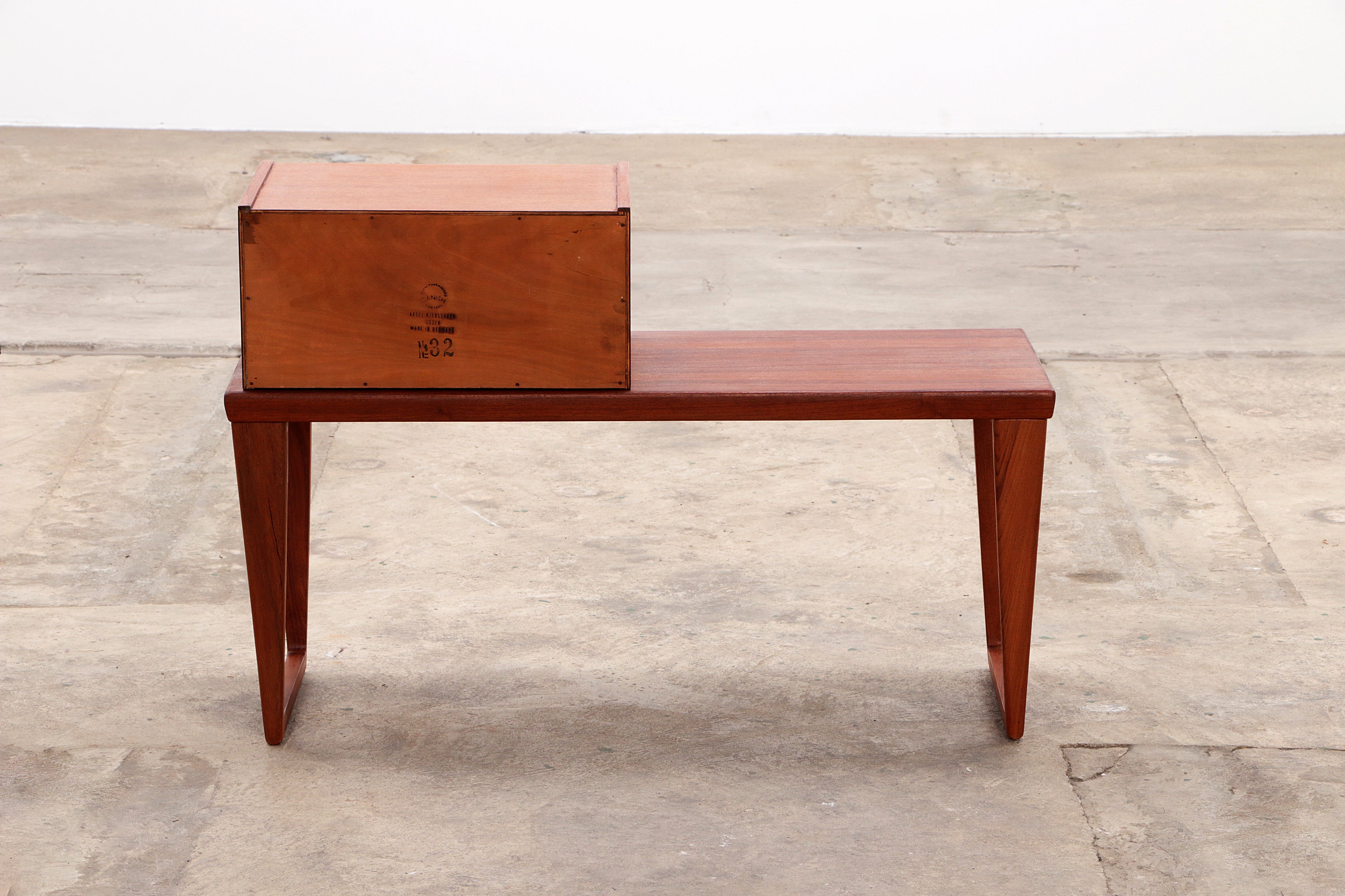 Vintage Kai Kristiansen Telefoonkastje met Tafel gemaakt door Aksel Kjersgaard