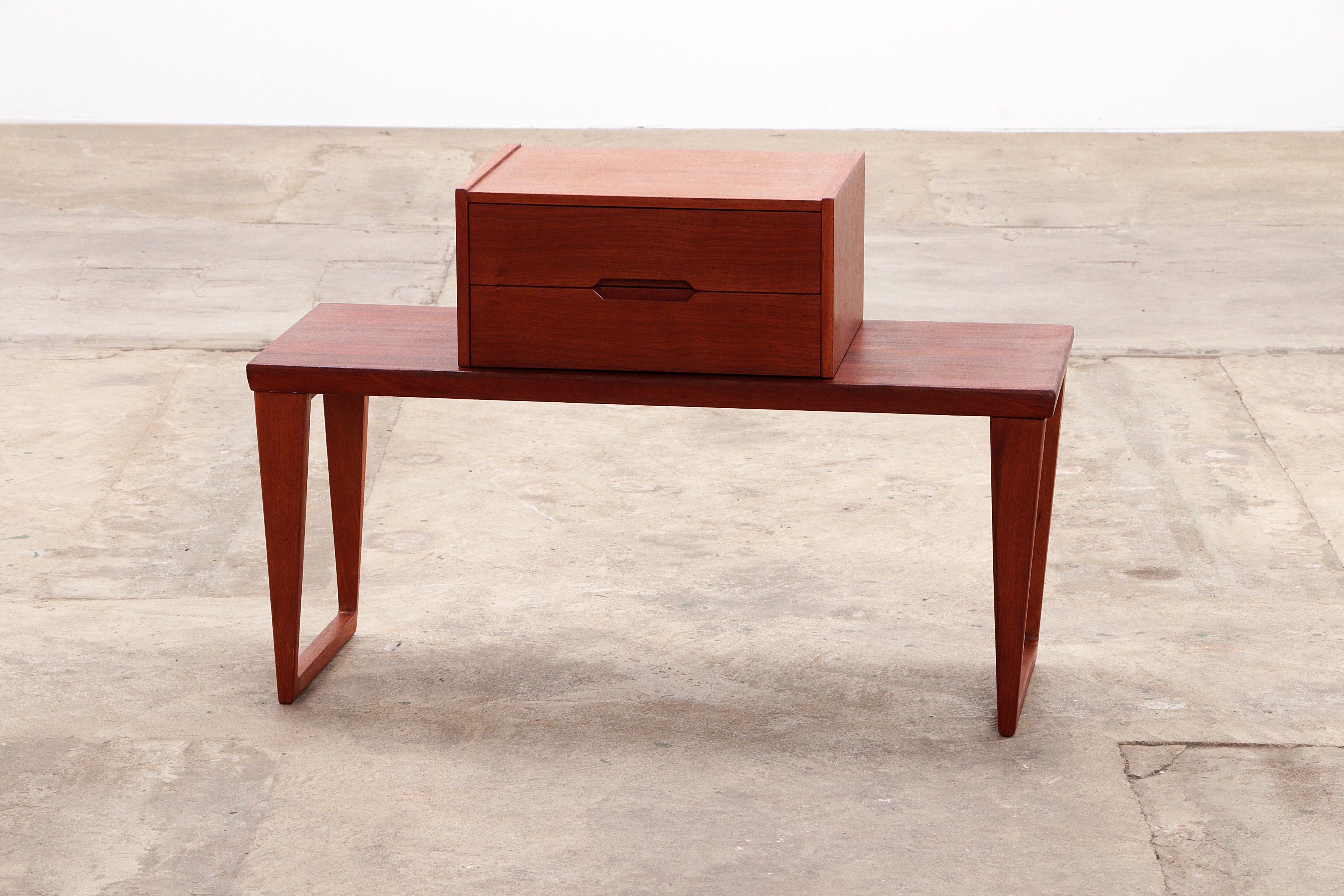 Vintage Kai Kristiansen Telefoonkastje met Tafel gemaakt door Aksel Kjersgaard