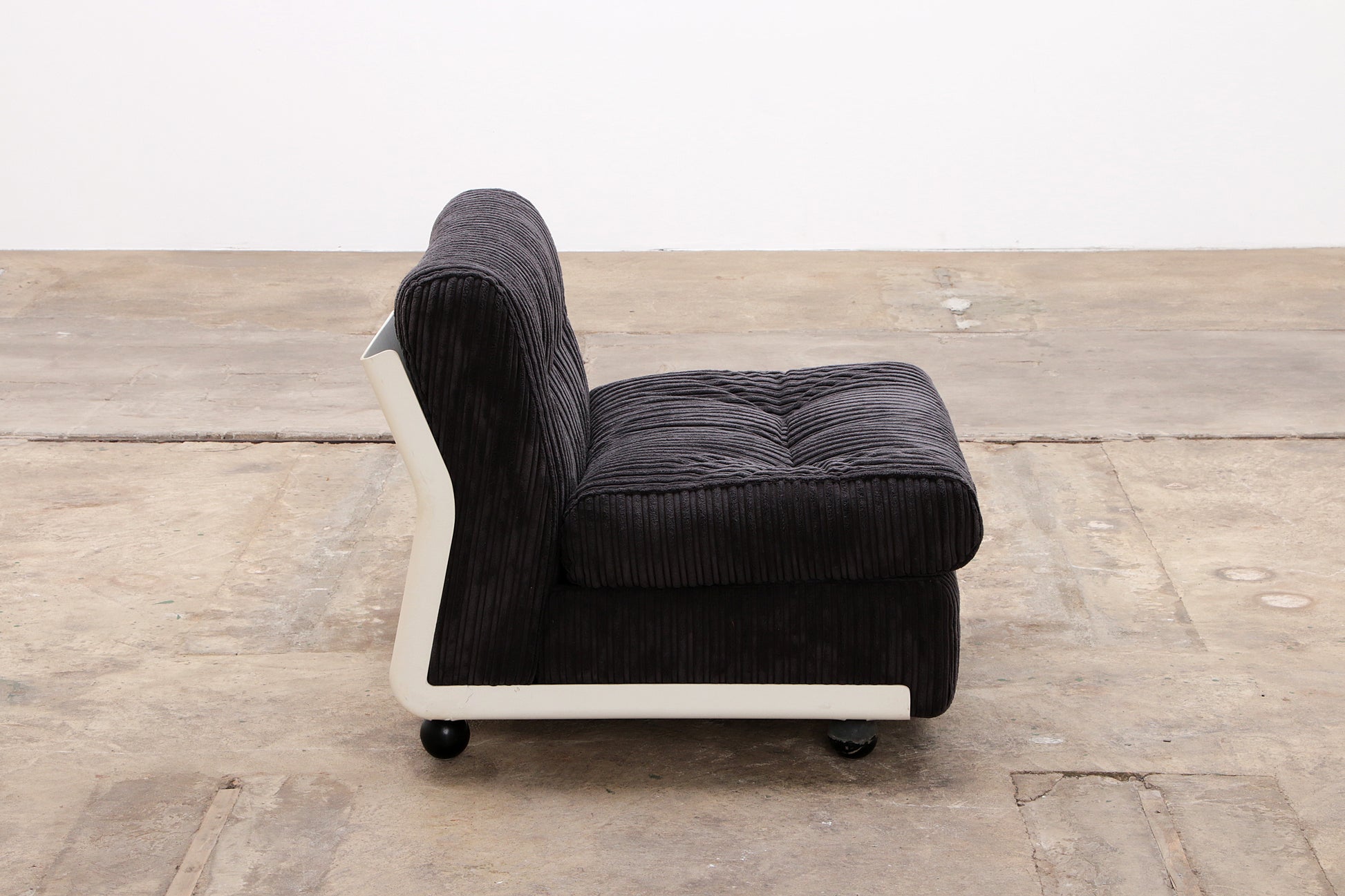 Italiaanse Mario Bellini Amanta fauteuil, jaren 60, nieuw gestoffeerd