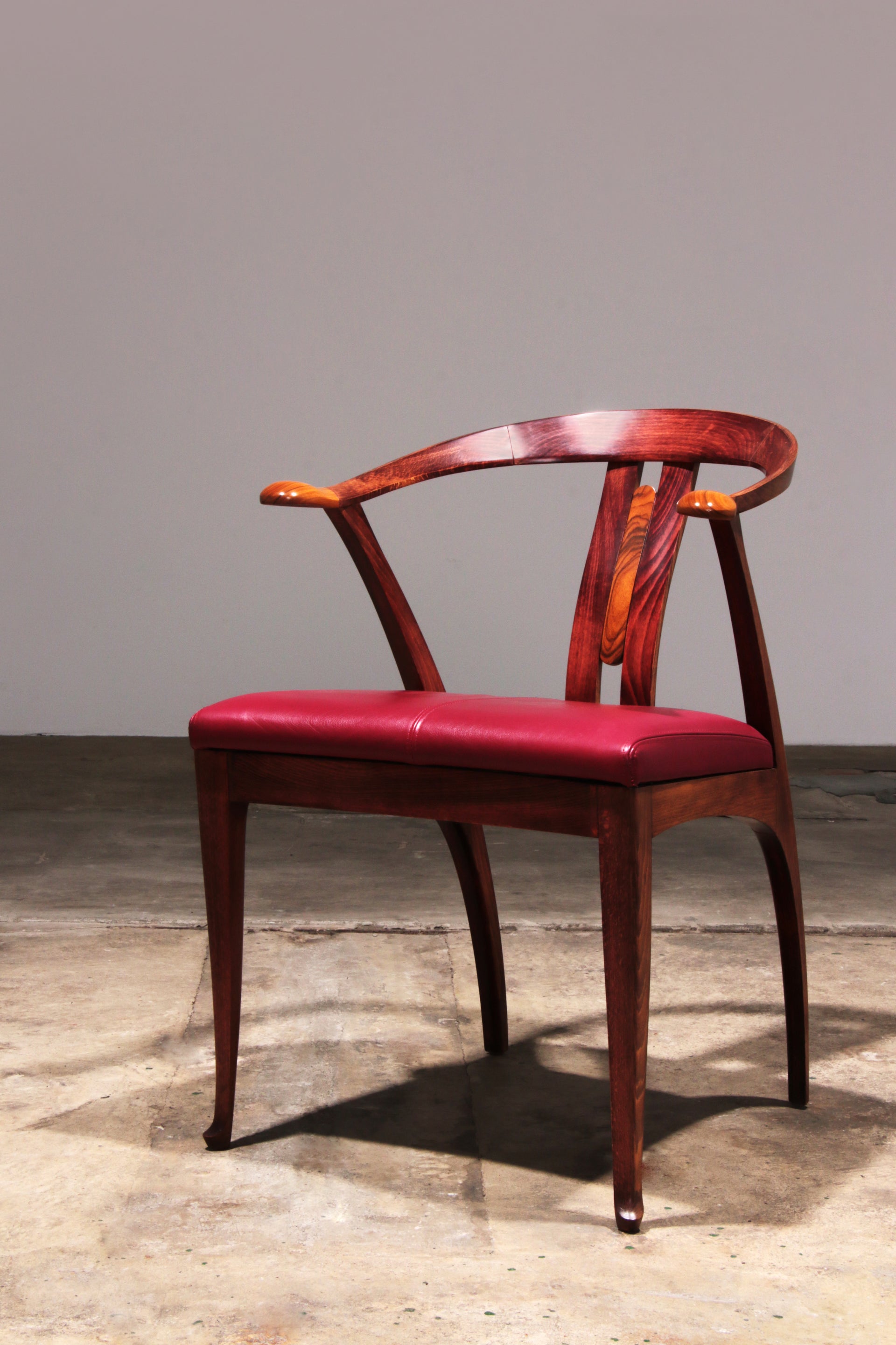 Giorgetti Progetti Houten Bureaustoel met Rode Leren Zitting