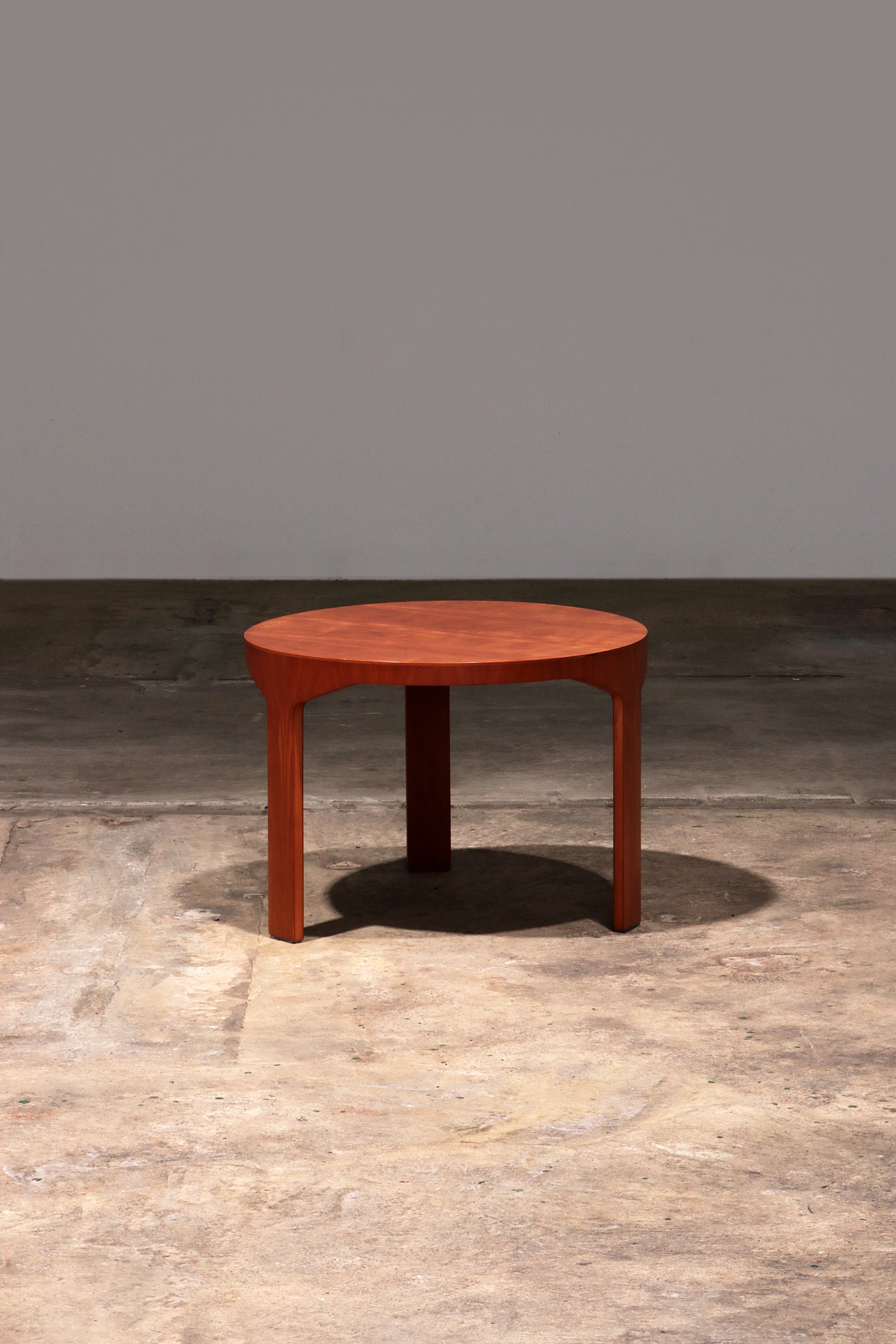 Mooie houten bijzettafel met vintage jaren 70