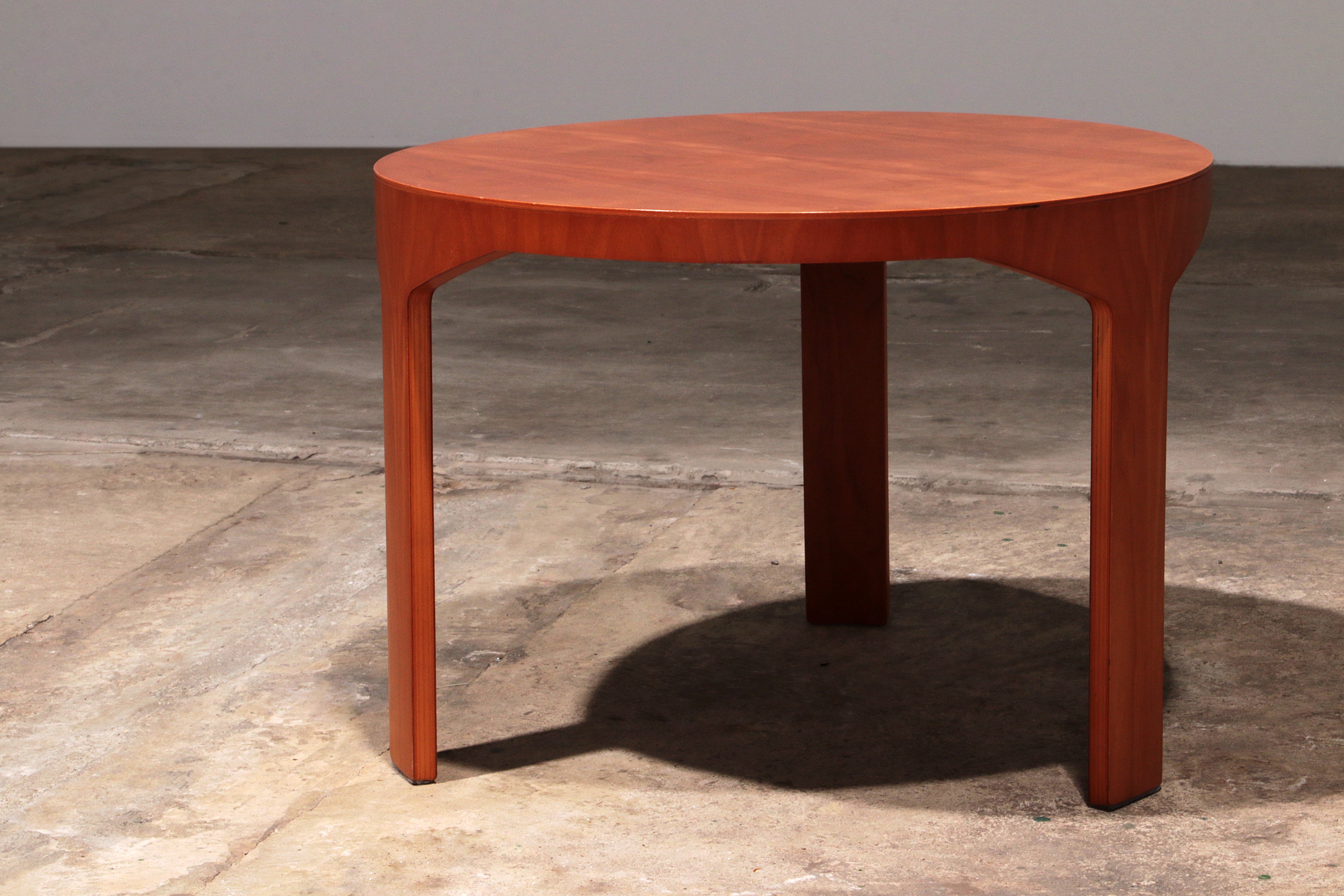 Mooie houten bijzettafel met vintage jaren 70