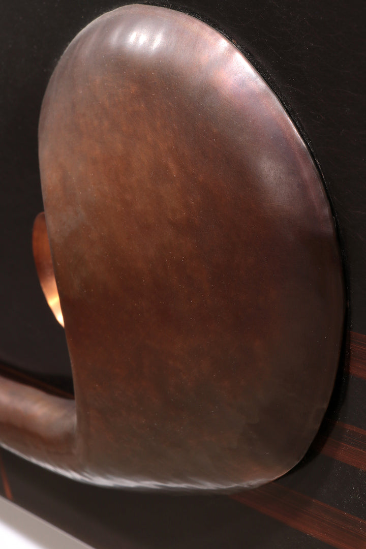 Handgemaakt Koperen Wandkunstwerk met Emaille Details - Muzieklijn Design