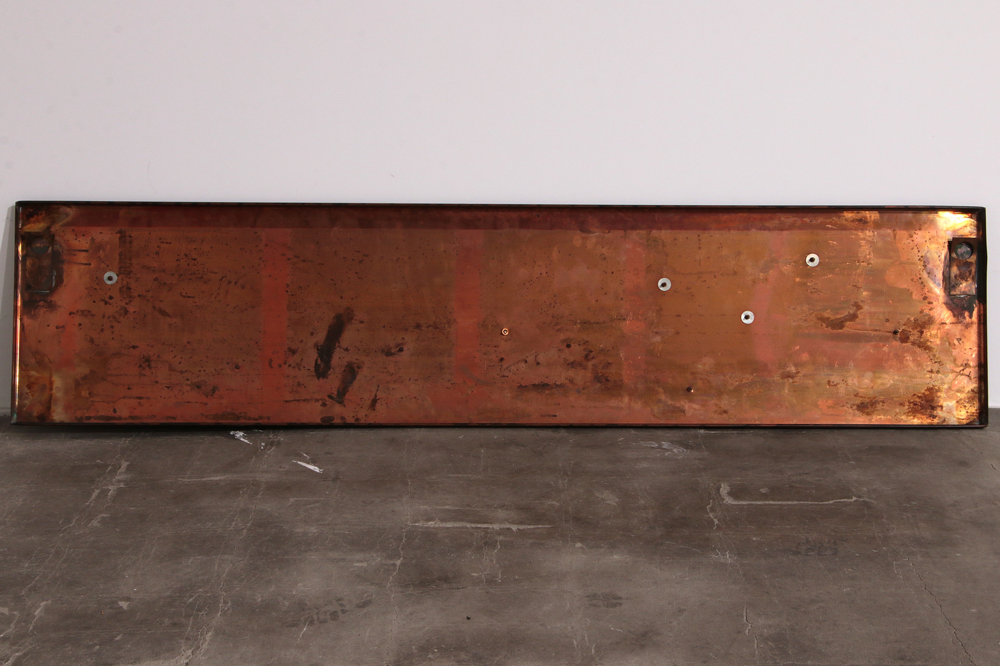 Handgemaakt Koperen Wandkunstwerk met Emaille Details - Muzieklijn Design