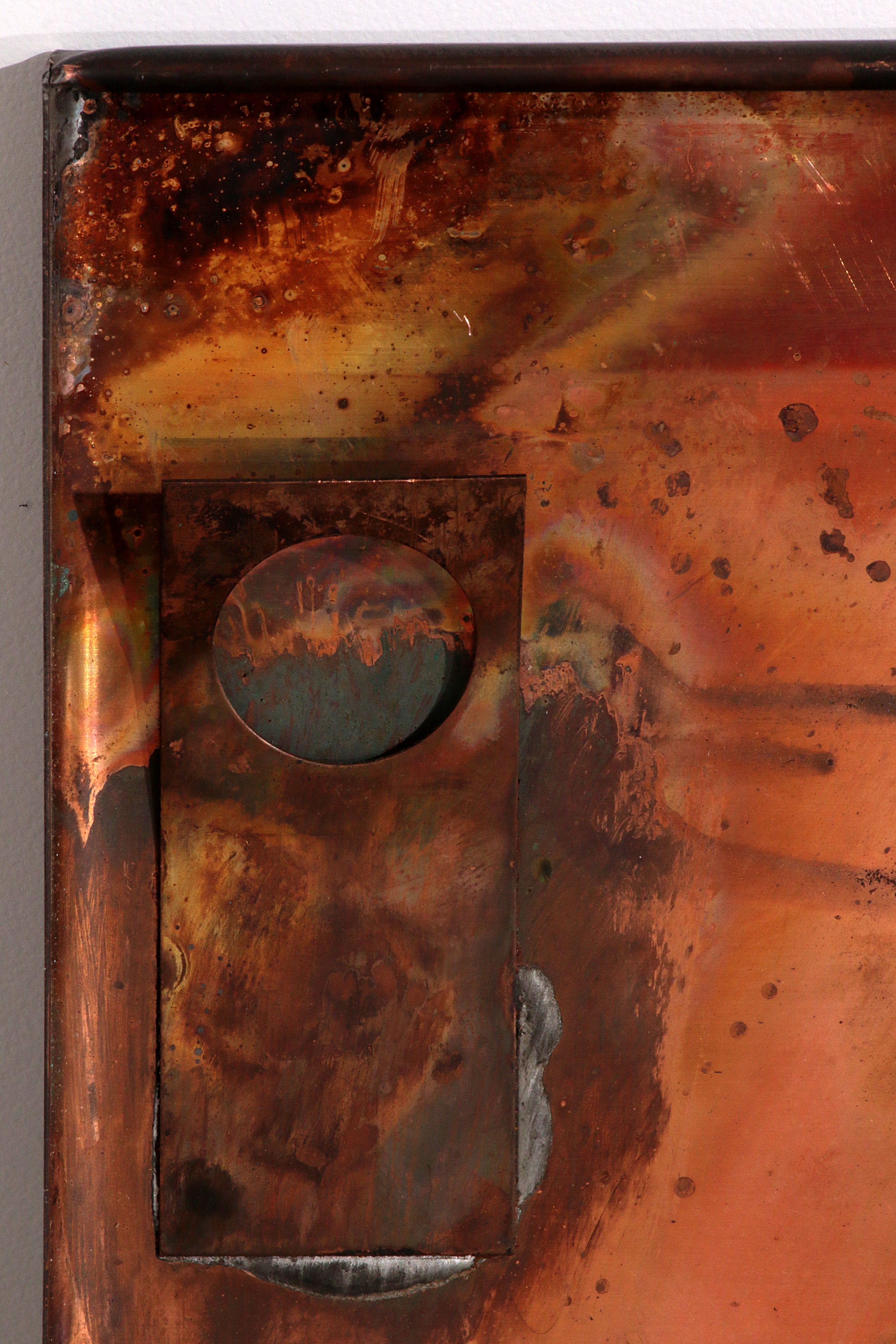 Handgemaakt Koperen Wandkunstwerk met Emaille Details - Muzieklijn Design