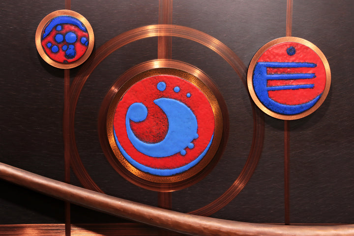 Handgemaakt Koperen Wandkunstwerk met Emaille Details - Muzieklijn Design