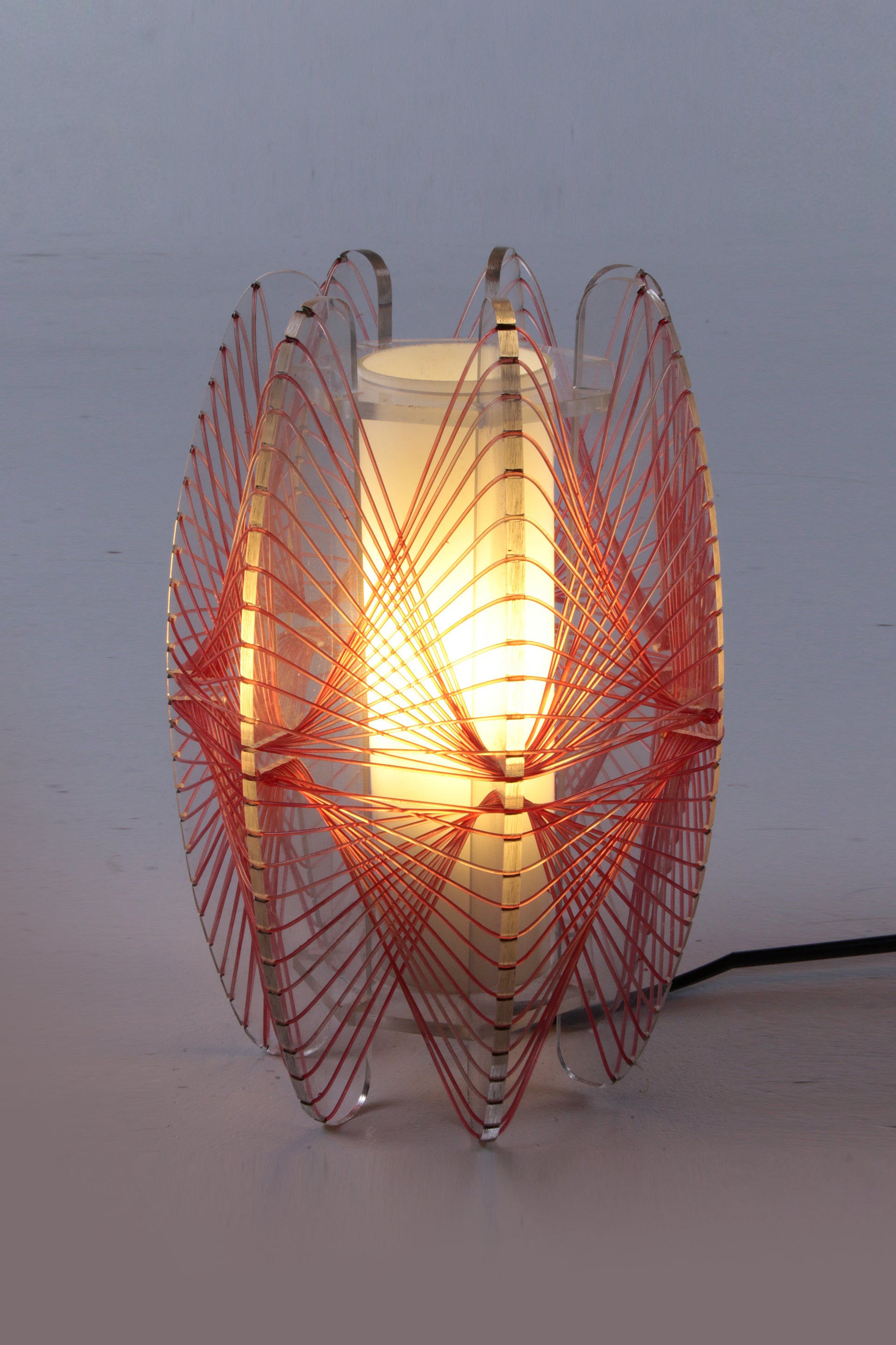 Vintage Spinnerag Table Lamp, 1960s – Elegant and Cozy Lighting