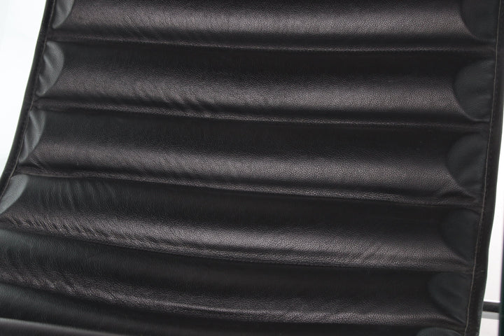 Zwarte leren stoel van Giovanni Tommaso Garattoni Italië glas en zwart leer detail leer