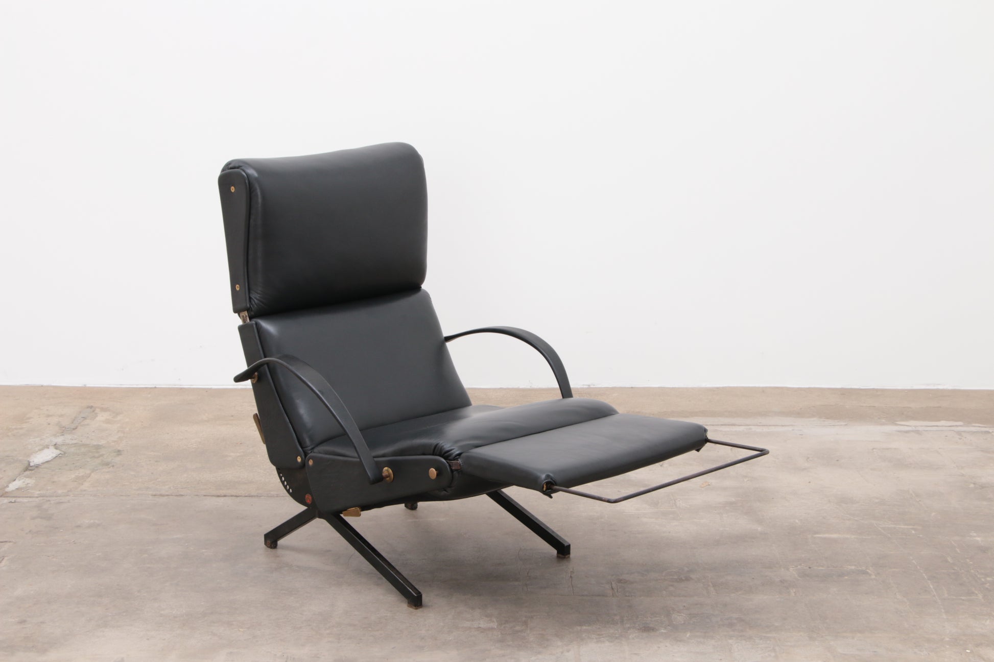 First Edition P40 Adjustable Lounge Chair by Osvaldo Borsani for Tecno, 1955