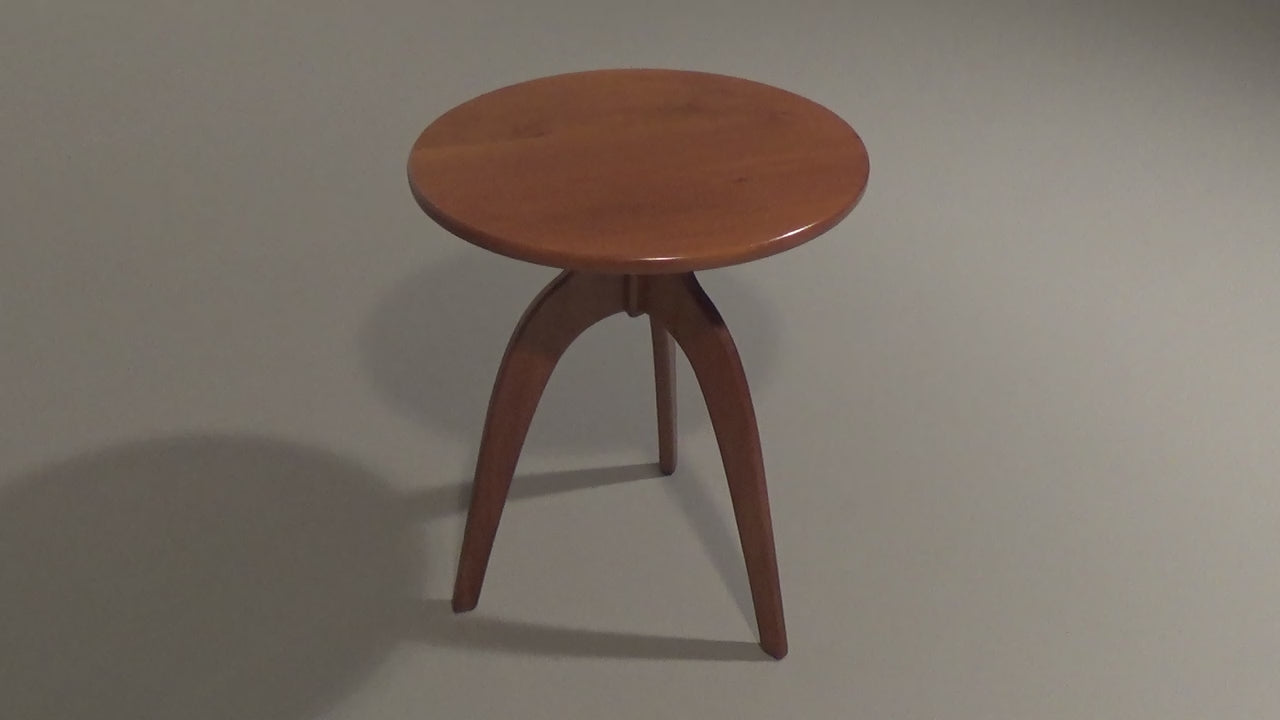 Italian Craftsmanship Round Side Table from the 60s