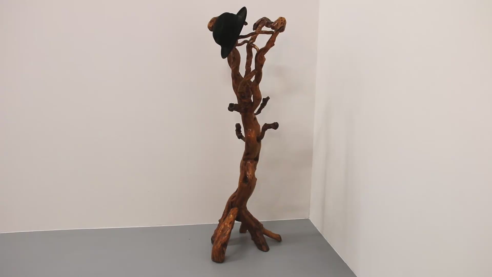 Sculptural Oak Coat Rack – A Functional Work of Nature Italy 60