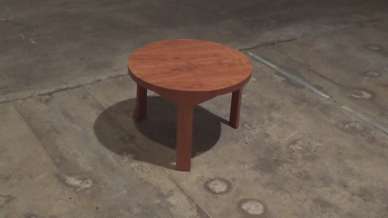 Mooie houten bijzettafel met vintage jaren 70