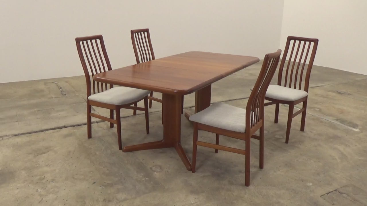 Deense set 4 stoelen Kai Kristiansen en een tafel van Korup,1960 Denemarken.
