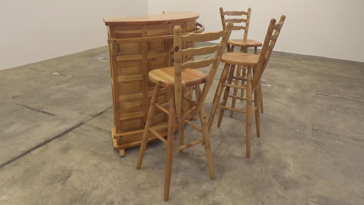 Mid-Century Houten  Bar met 3 Barstoelen Brutalistische stijl jaren70s.