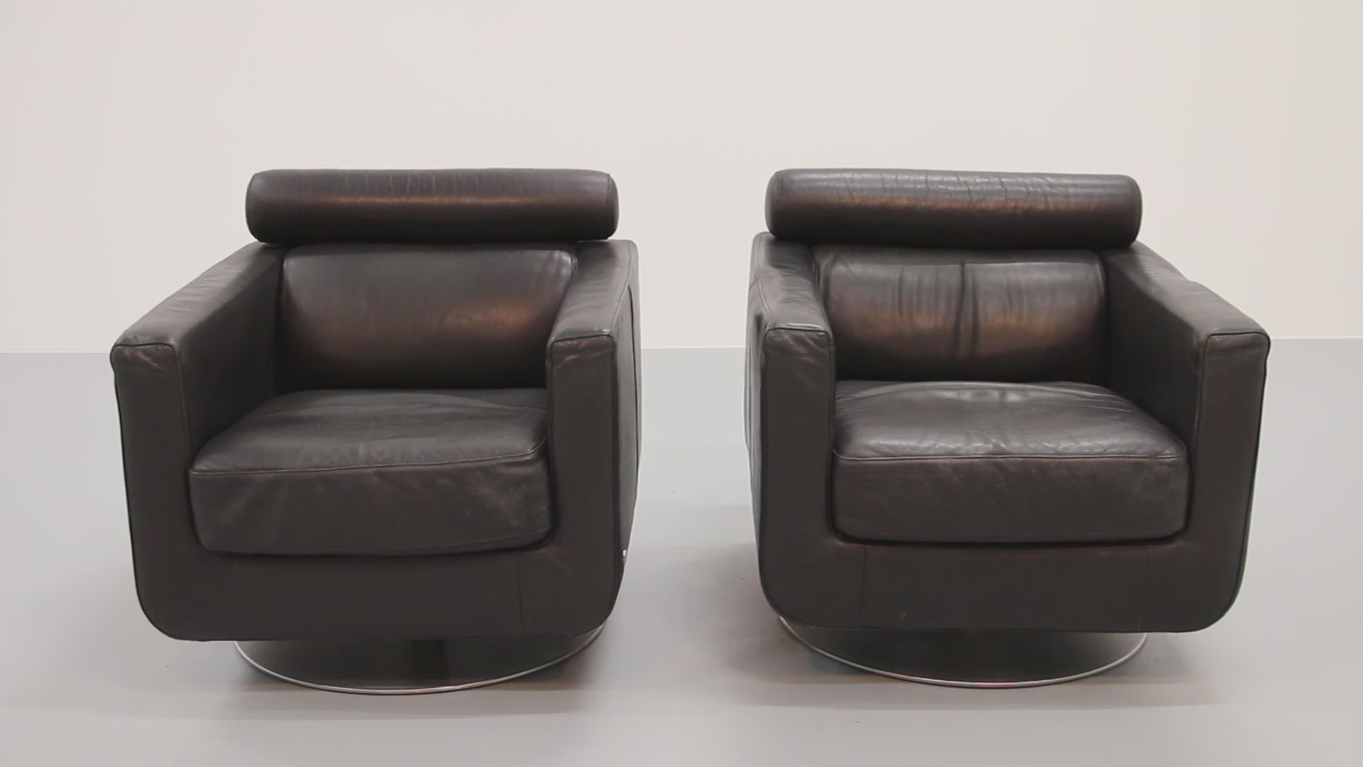 Italian Modern Leather Swivel Lounge Chair Steel by Natuzzi, Italy 1970