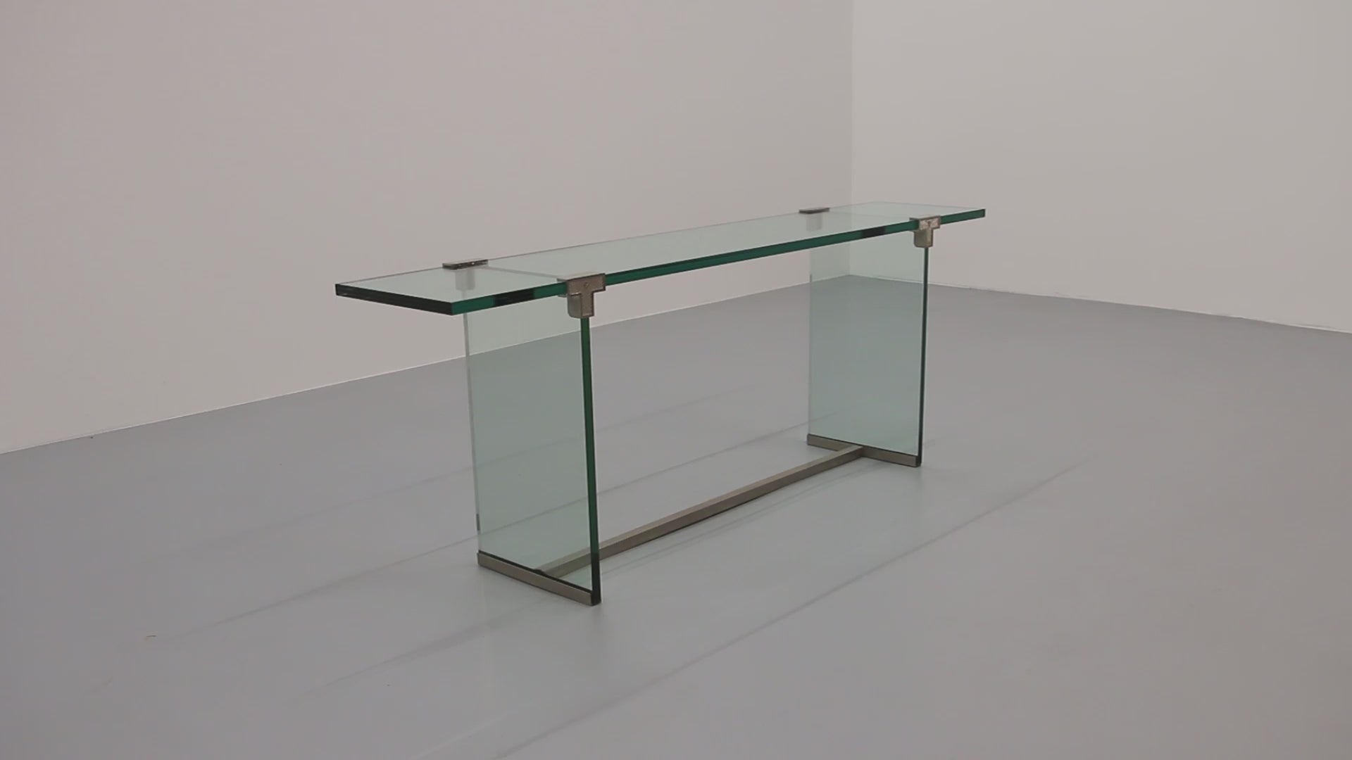 Sidetable Model T30 by Peter Ghyczy - 1970s Design (2 meters long)