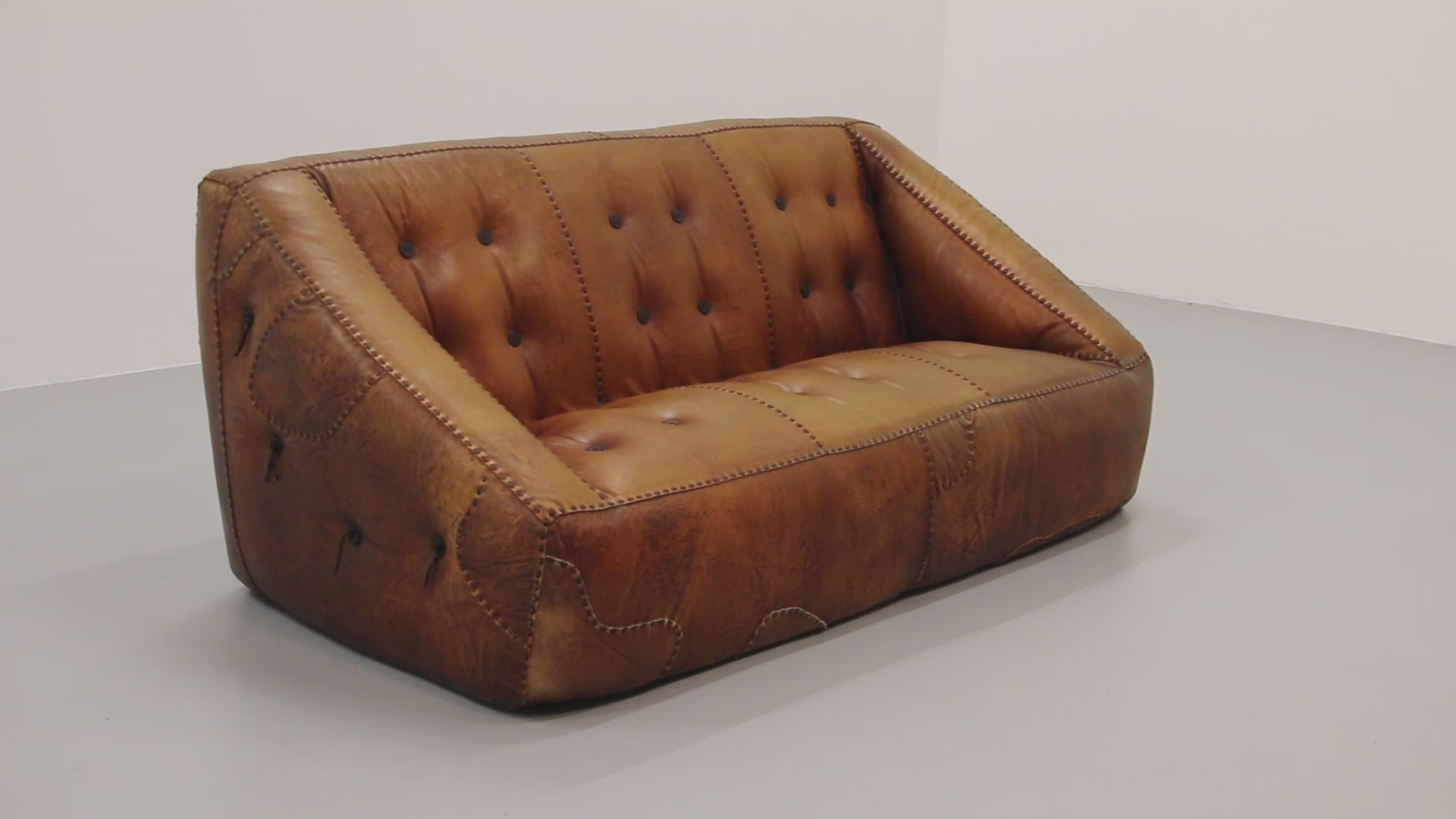 Rare 1970s Italian Brutalist Leather Loveseat – Sculptural Two-Seater