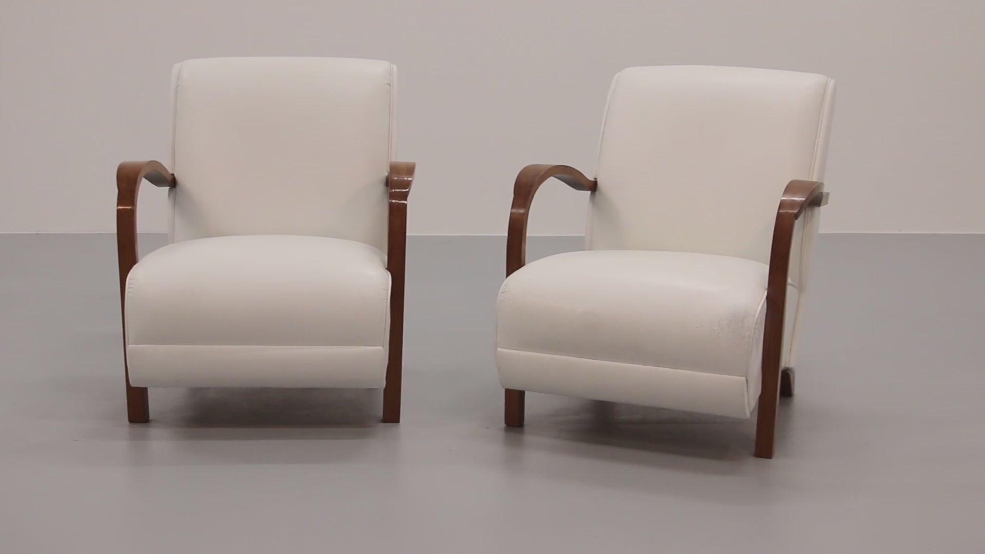 950s Art Deco Armchairs – Timeless White Leather Elegance