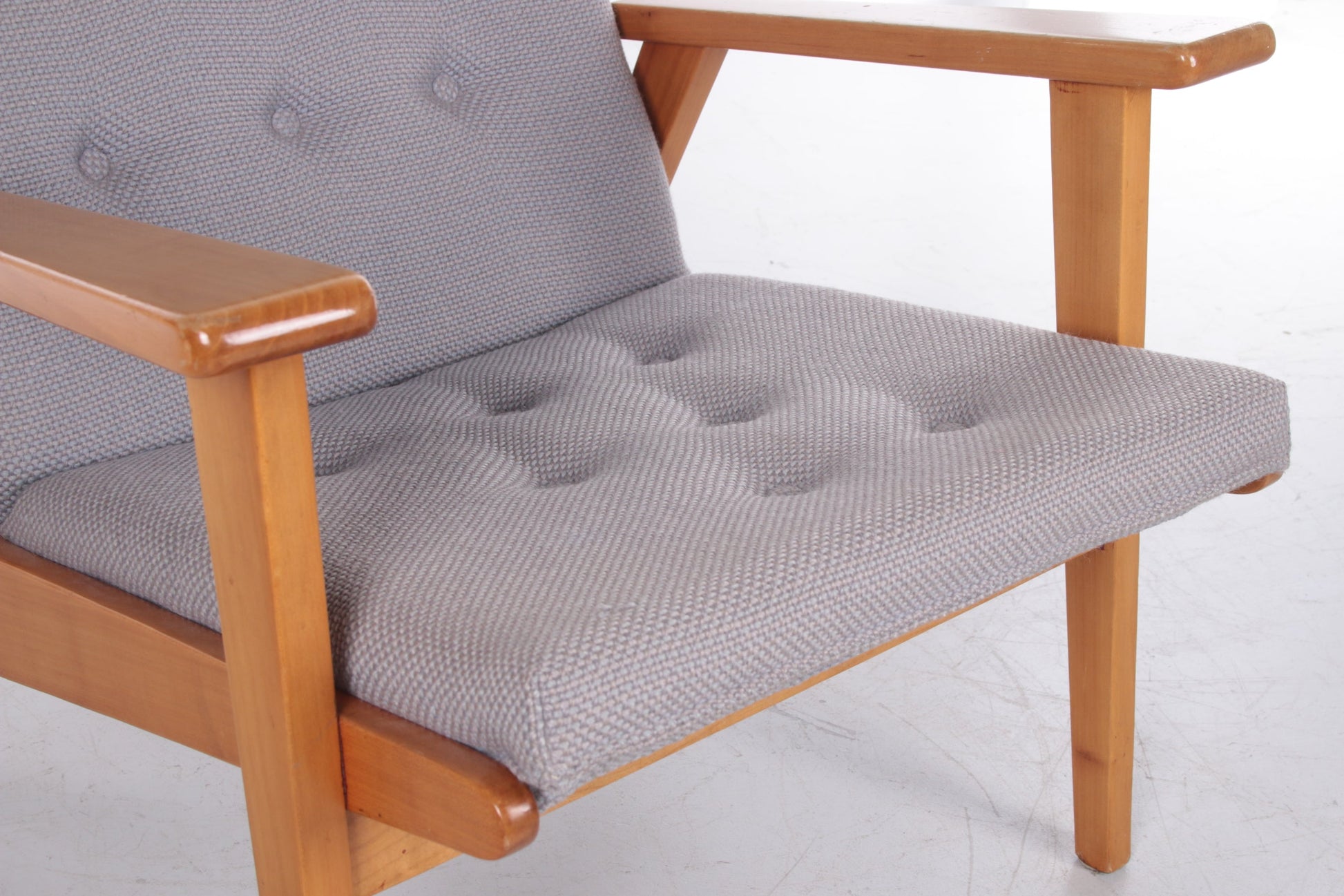 Vintage Rob Parry for Gelderland lounge chair model 1611, The Netherlands 1952 detail kussen