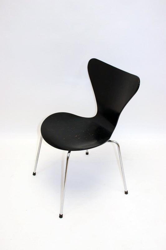 Fritz Hansen chair model 3107 Made by Arne Jacobsen,1955