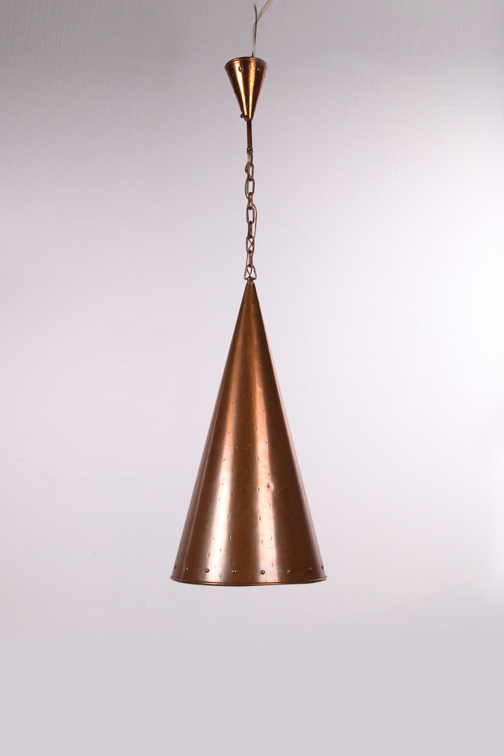 Deense met de hand gehamerde koperen hanglamp van E.S Horn Aalestrup, jaren 50 voorkant