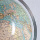 Midcentury glazen Globe met licht van Columbus DuoErdglobe, Duitsland detail rand