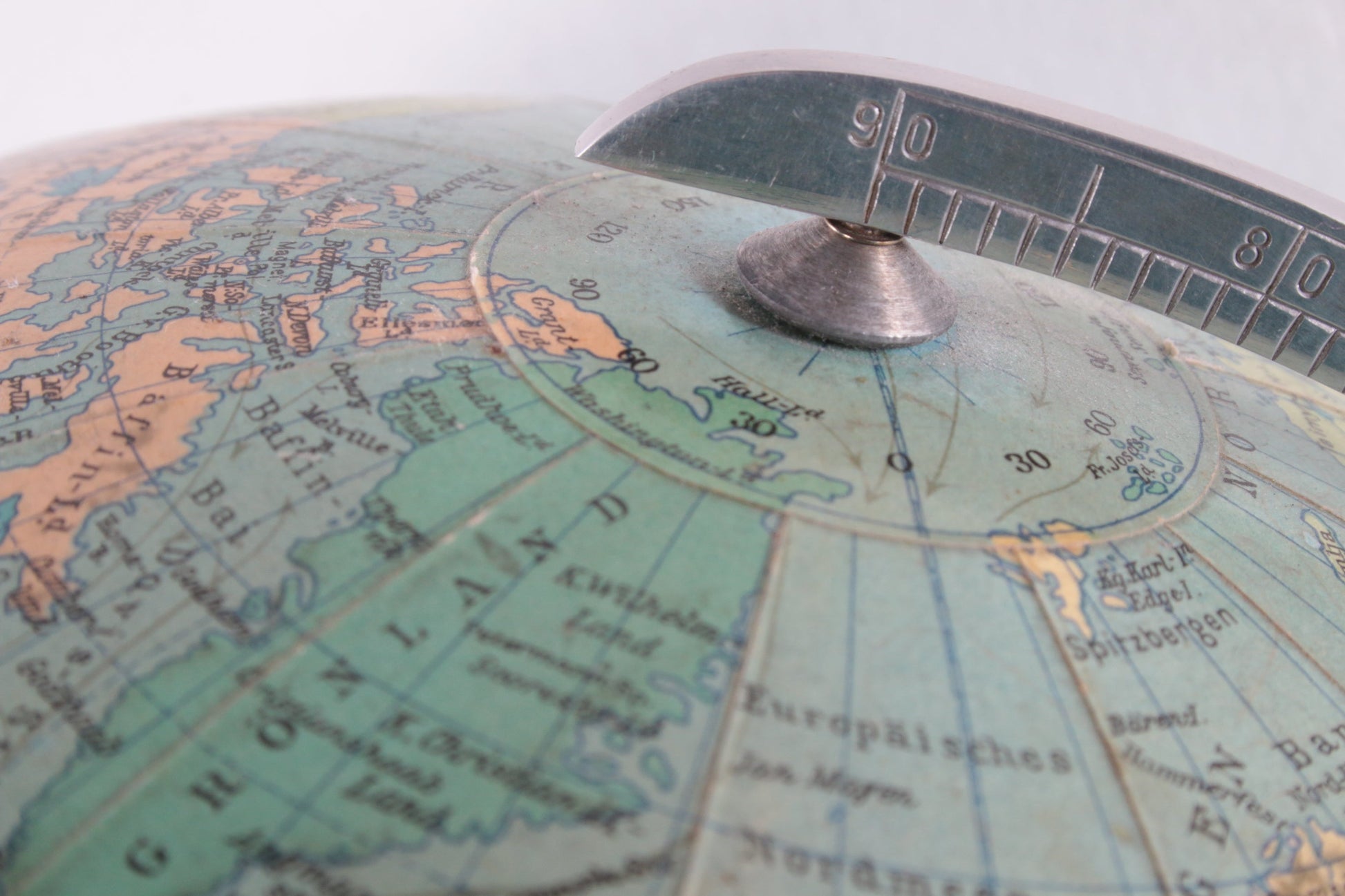 Midcentury glazen Globe met licht van Columbus DuoErdglobe, Duitsland detail bovenkant