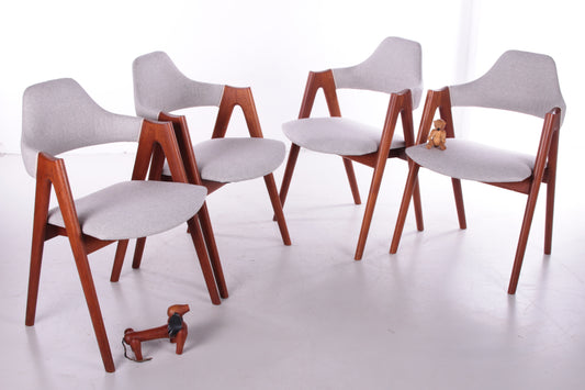 Set van 4 Deens Design eettafelstoelen Model Compas Kai Kristiansen voor sva Mobler totaal met accessoires