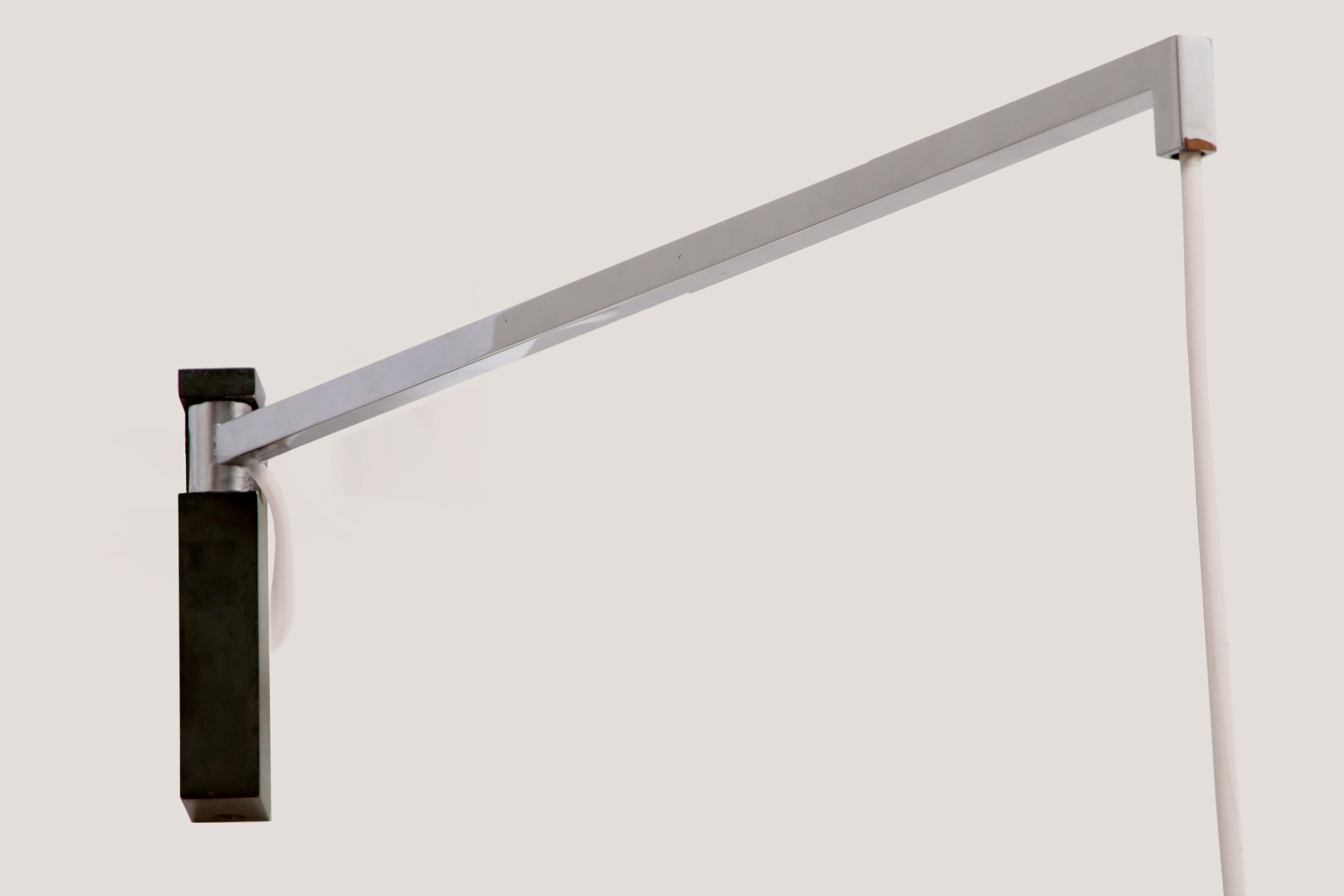 Deens wandlamp met chrome mooi strak model,1960