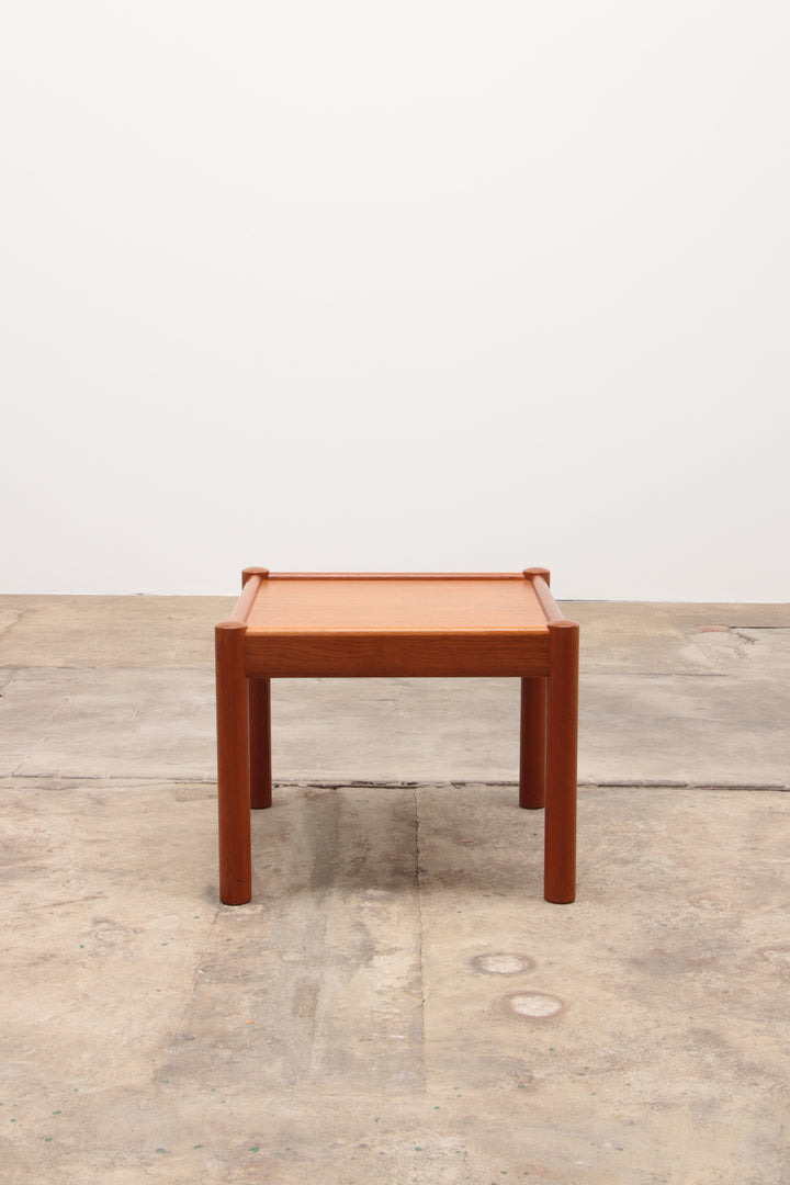 Mooie vintage salontafel gemaakt van teakhout,1960 denemarken.