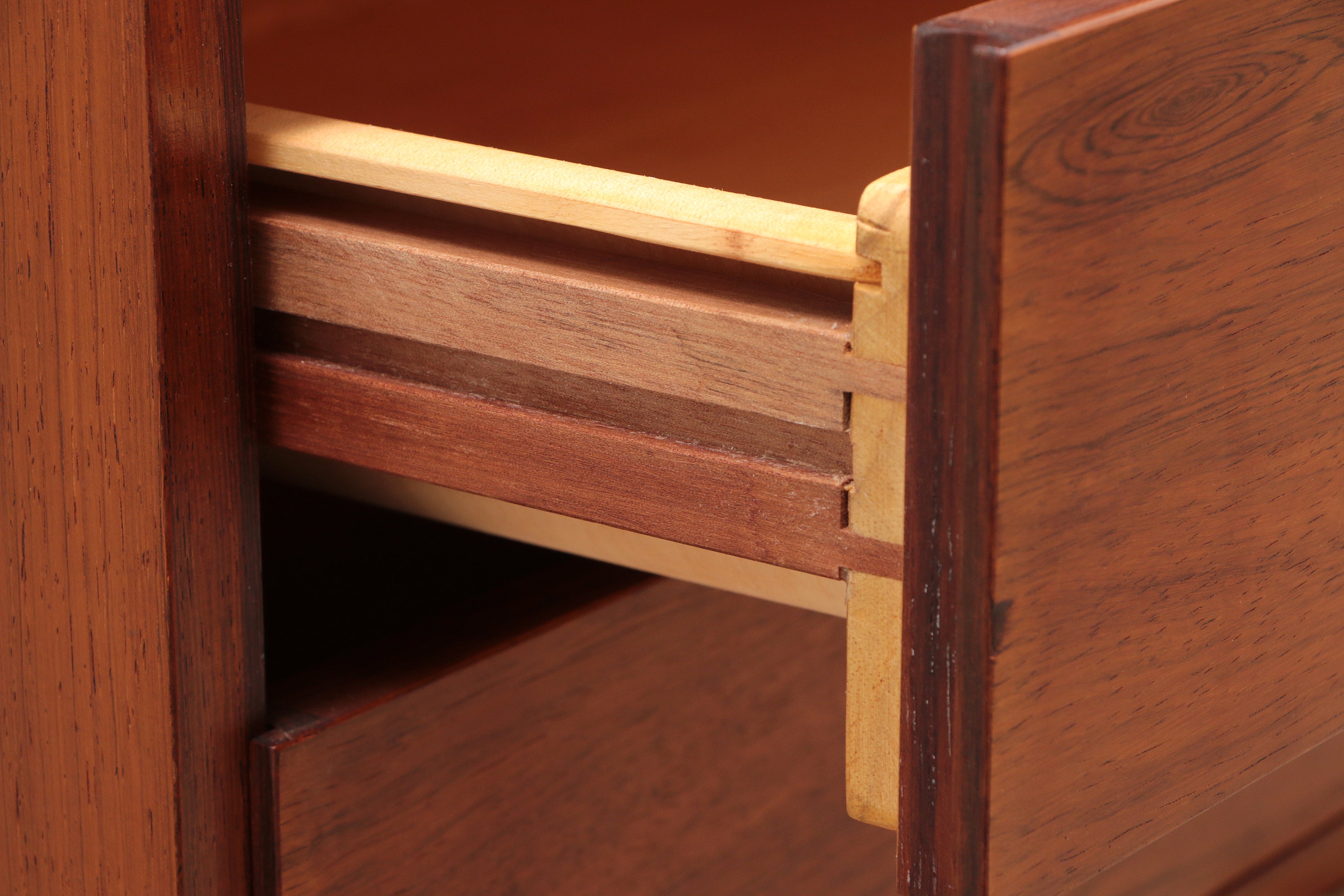 CR-serie barkast van Cees Braakman door Pastoe, 1960.