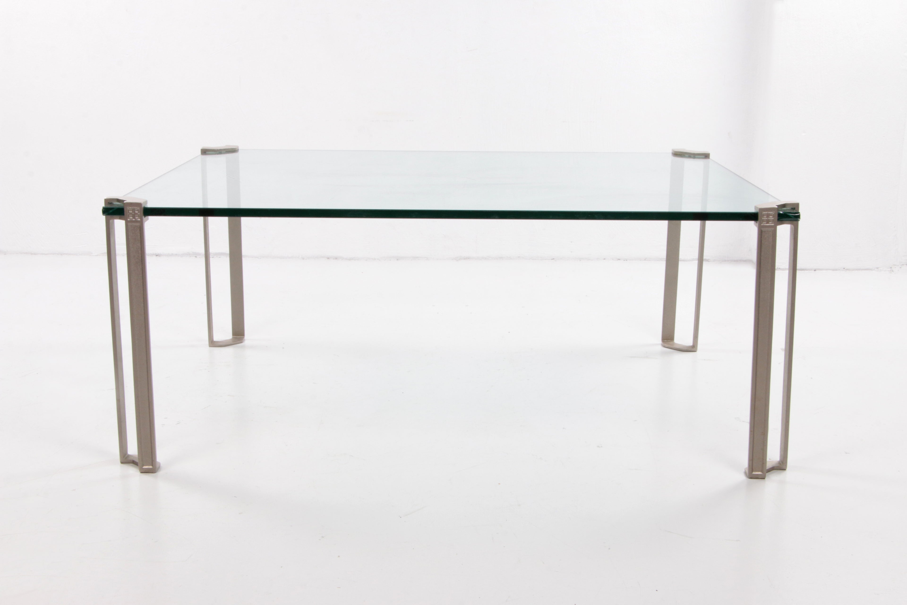 Salontafel T24 design van Peter Ghyczy 70 jaren