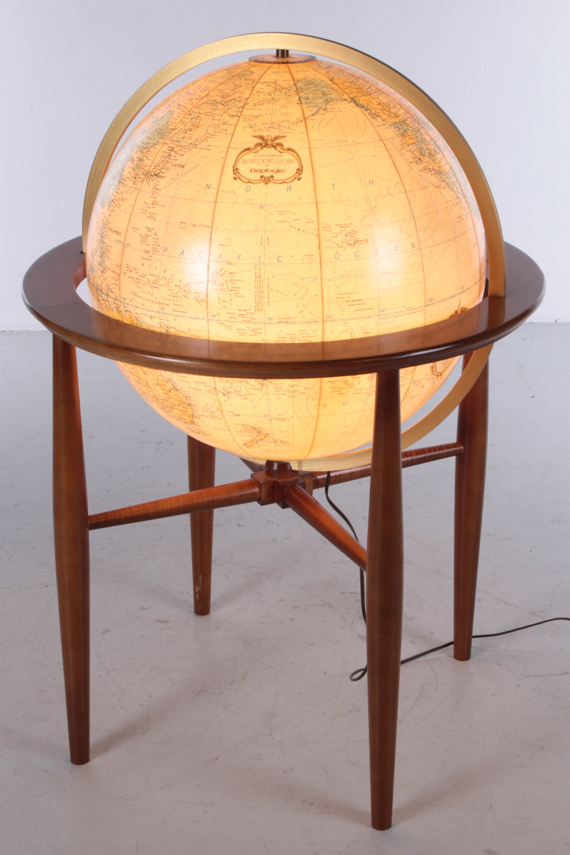 Prachtige Globe van Replogie op mahonievoet,1960 licht aan