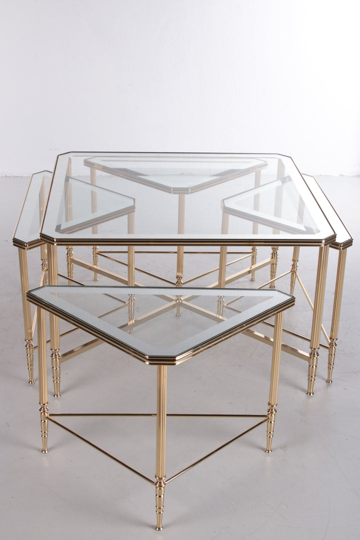 Hollywood Regency Italiaanse 5delige bijzettafels messing frames met gespiegelde bladen