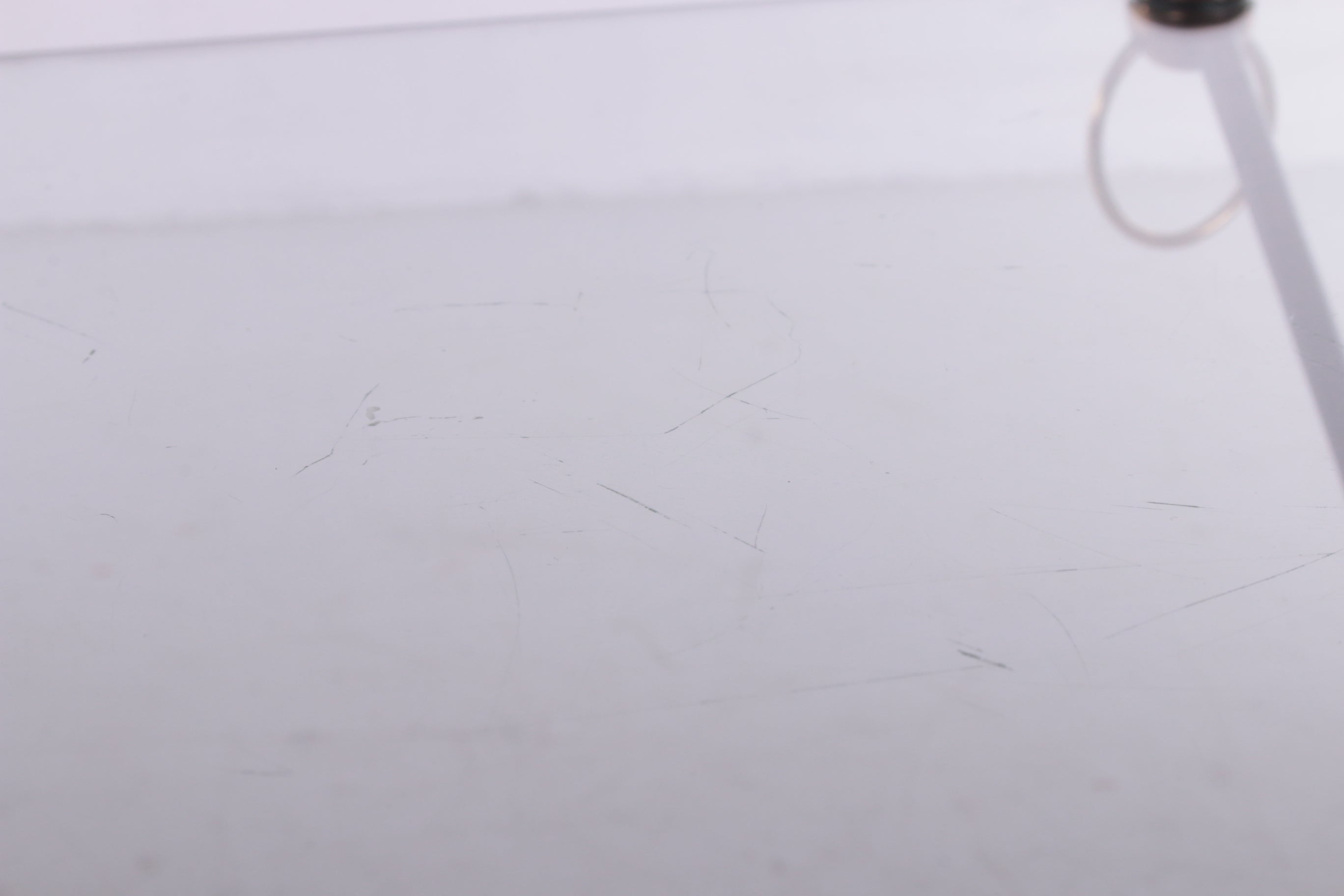 Salontafel Jacques Adnet X-Base Model,1960 detail glazen blad