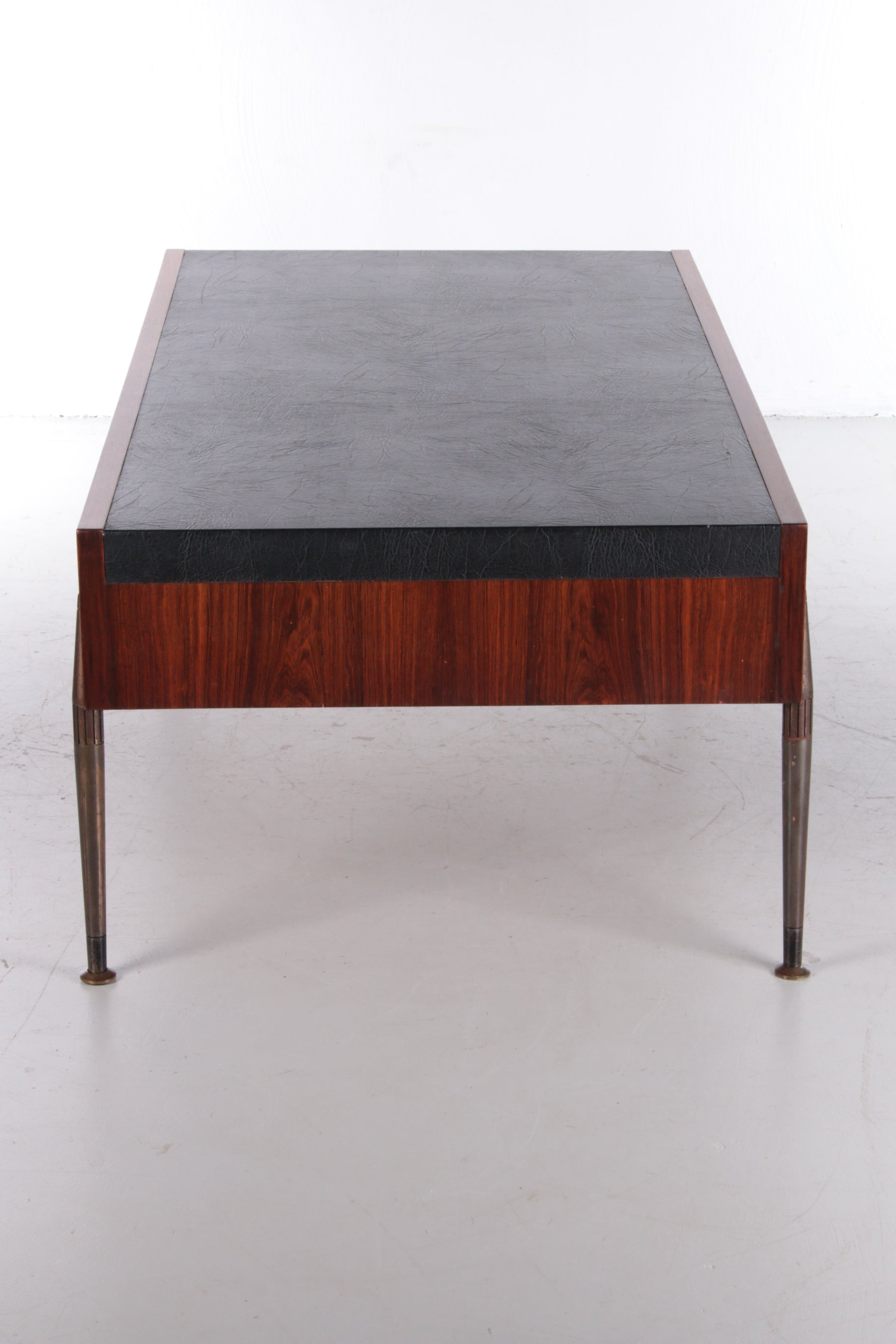 Mid-century Salontafel bekleed met leer en bronzen poten,1960