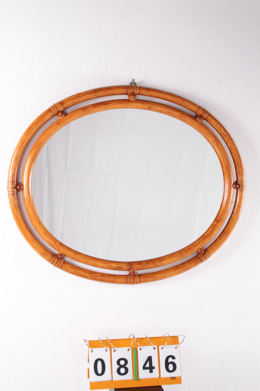 Mooie Vintage Ovale Bamboe spiegel jaren60.