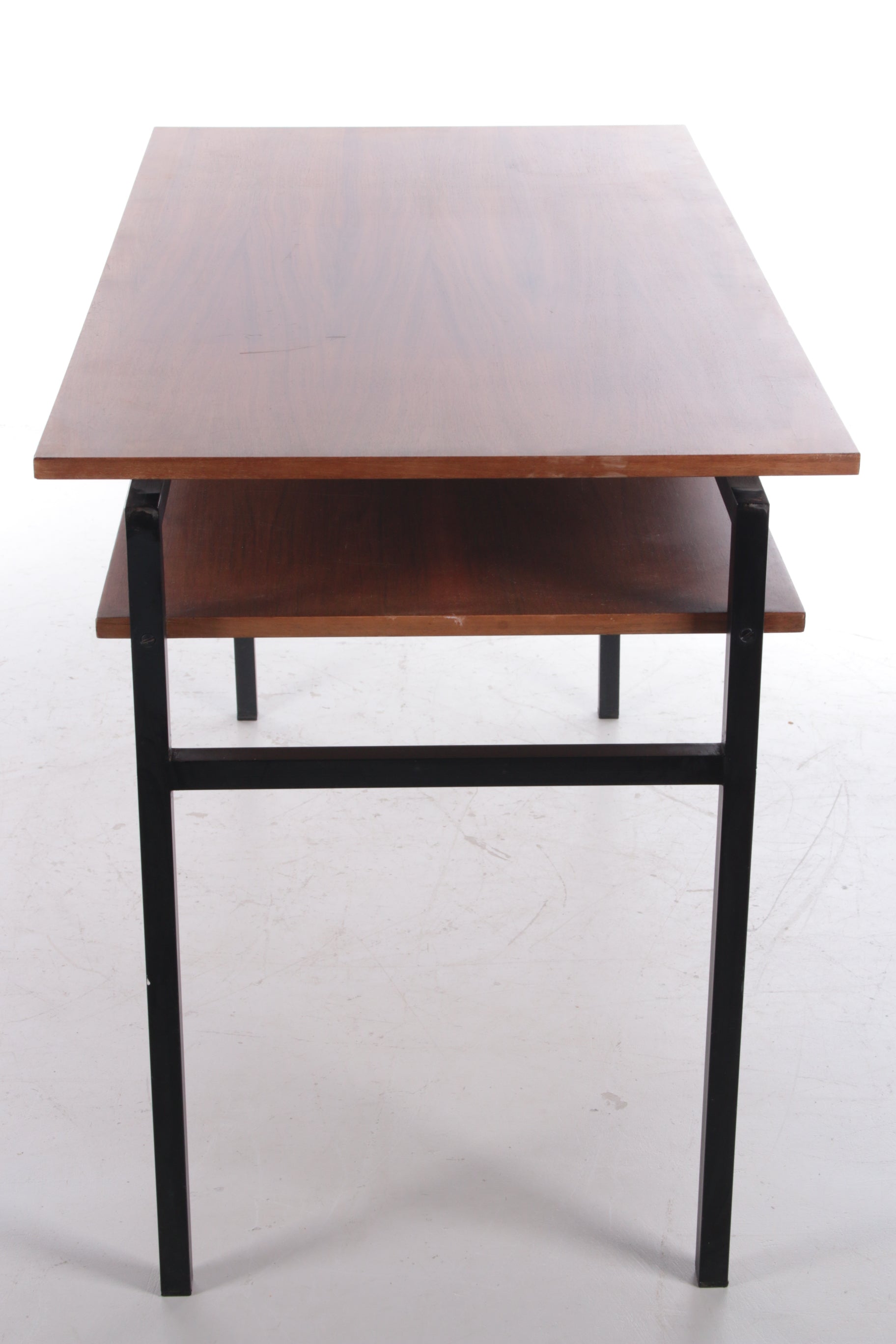 Vintage Bureau met metalen onderstel gemaakt in de jaren60.