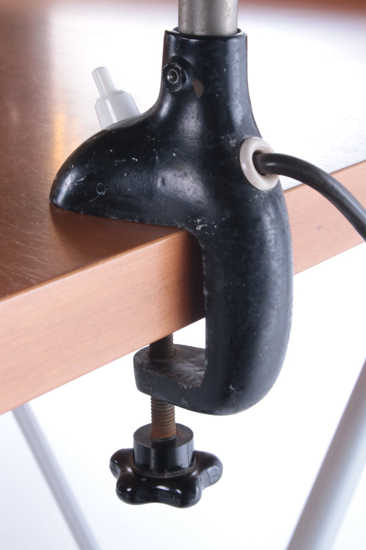 Kaiser idell Bureaulamp Model 6740 door Christiaan Dell detail klemvoet