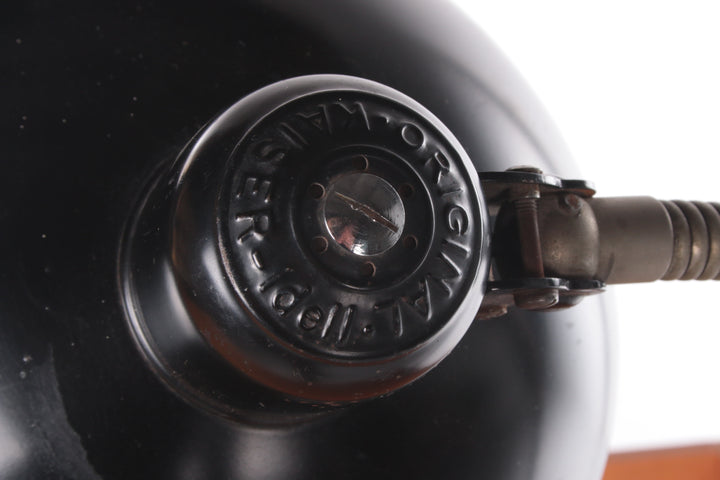 Kaiser idell Bureaulamp Model 6740 door Christiaan Dell detail naam maker