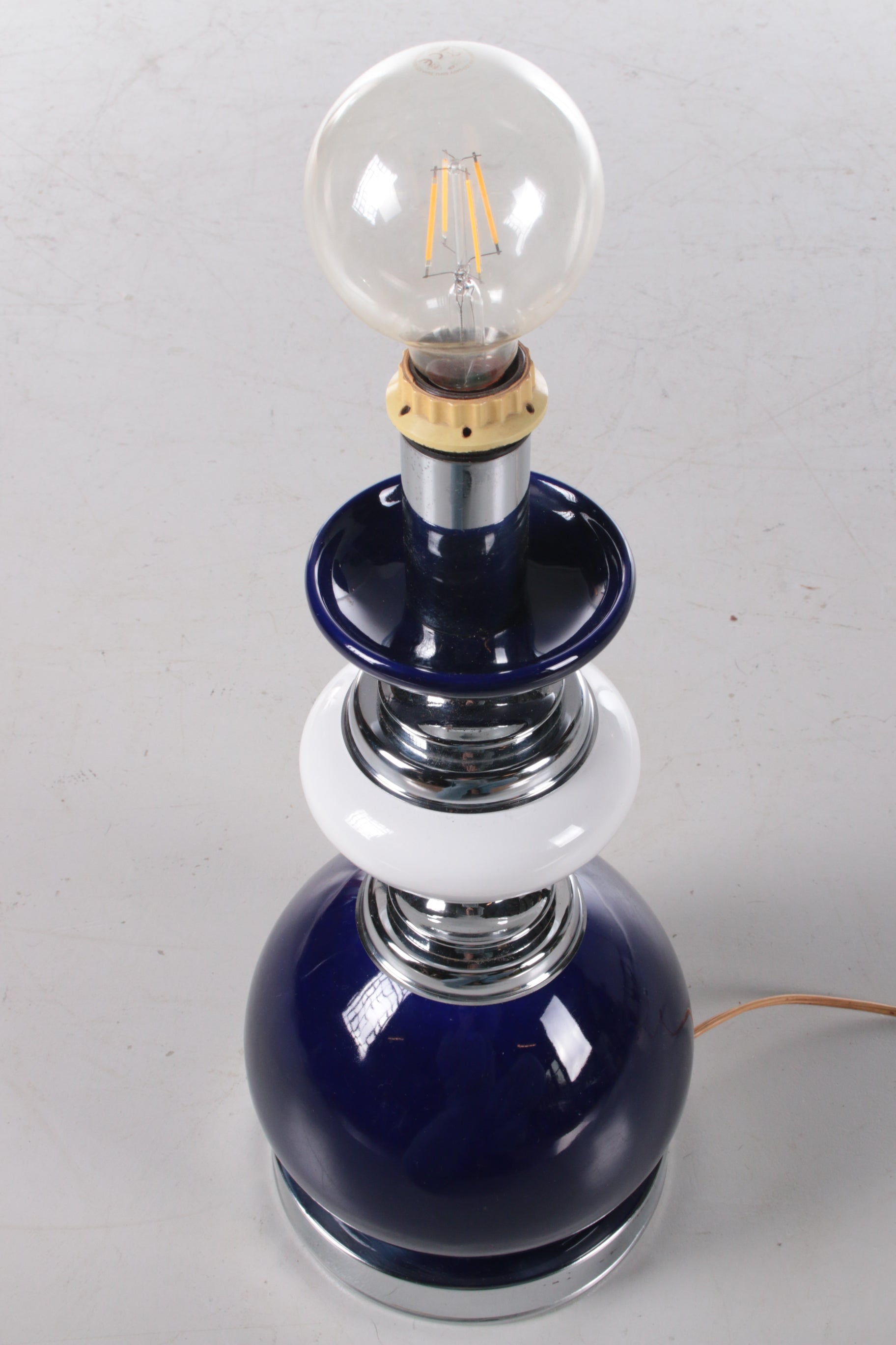 Vintage Lampenvoet van blauw en wit gekleurd glas bovenaanzicht