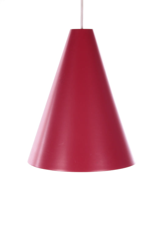 Rode punt hanglamp met glas erin gemaakt in de jaren60.