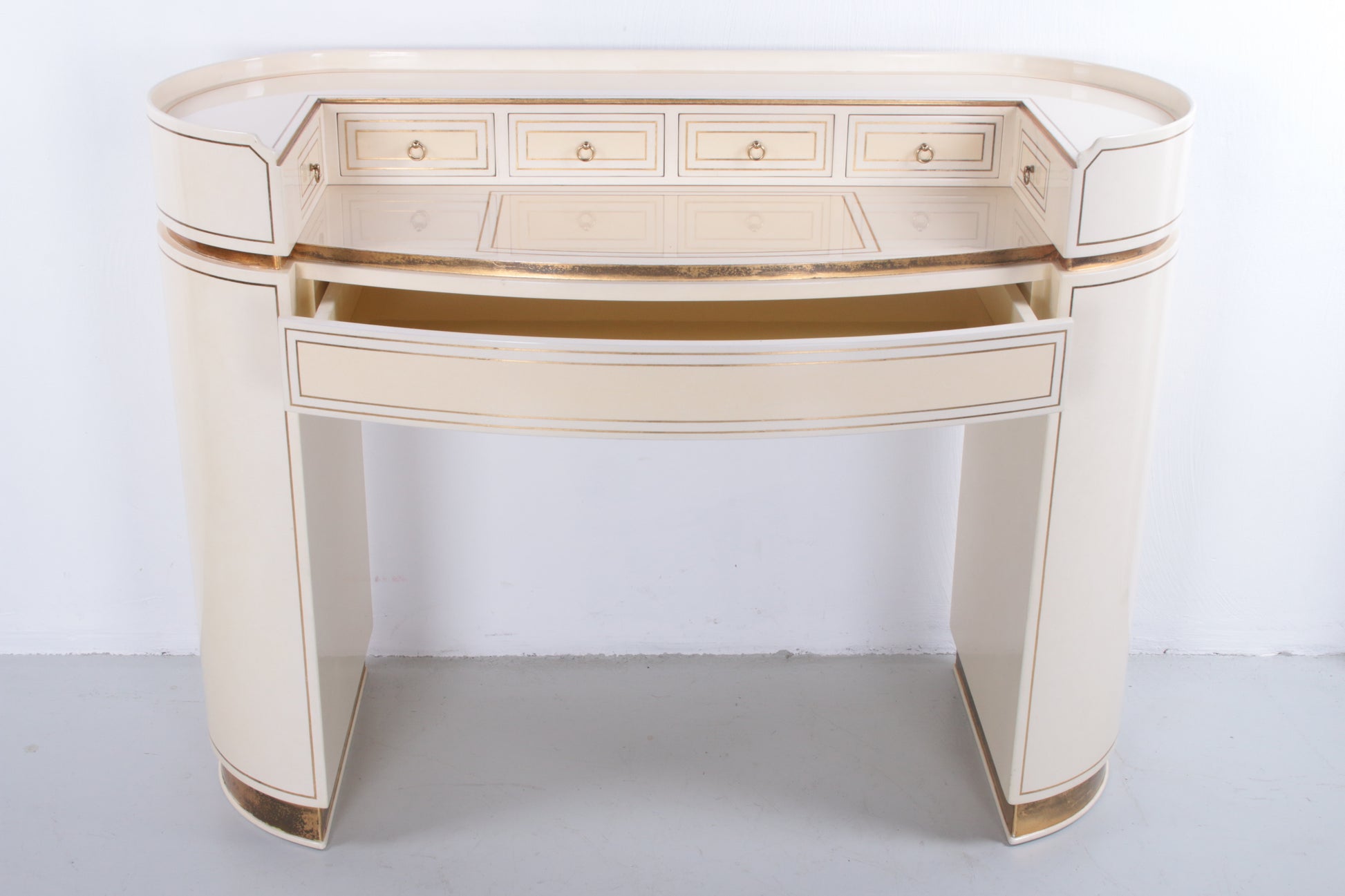 Hollywood Regency Kaptafel van Arredoclassic,Italie 1970s voorkant grote verborgen lade open